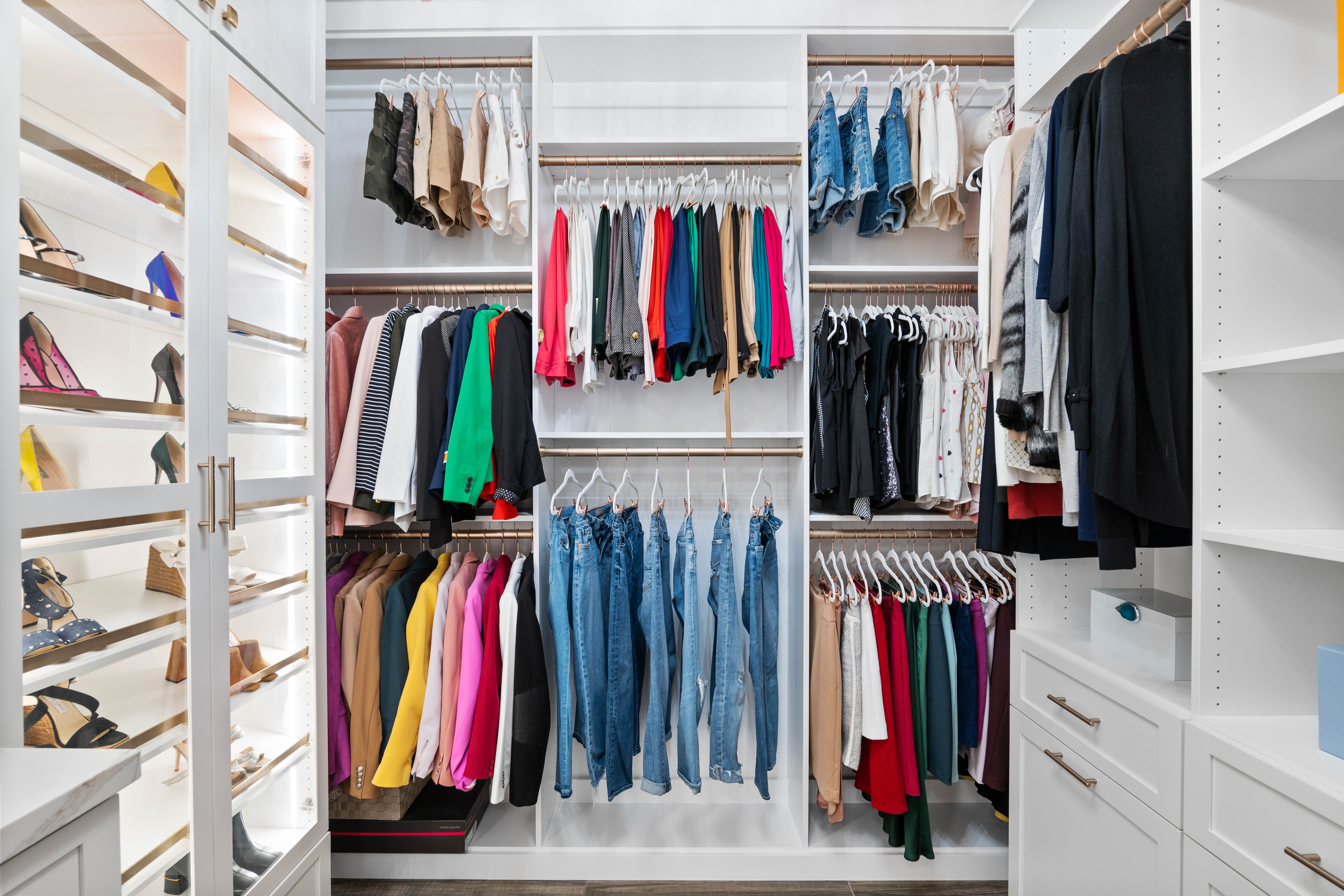 Walk-in Closet thumbnail 5