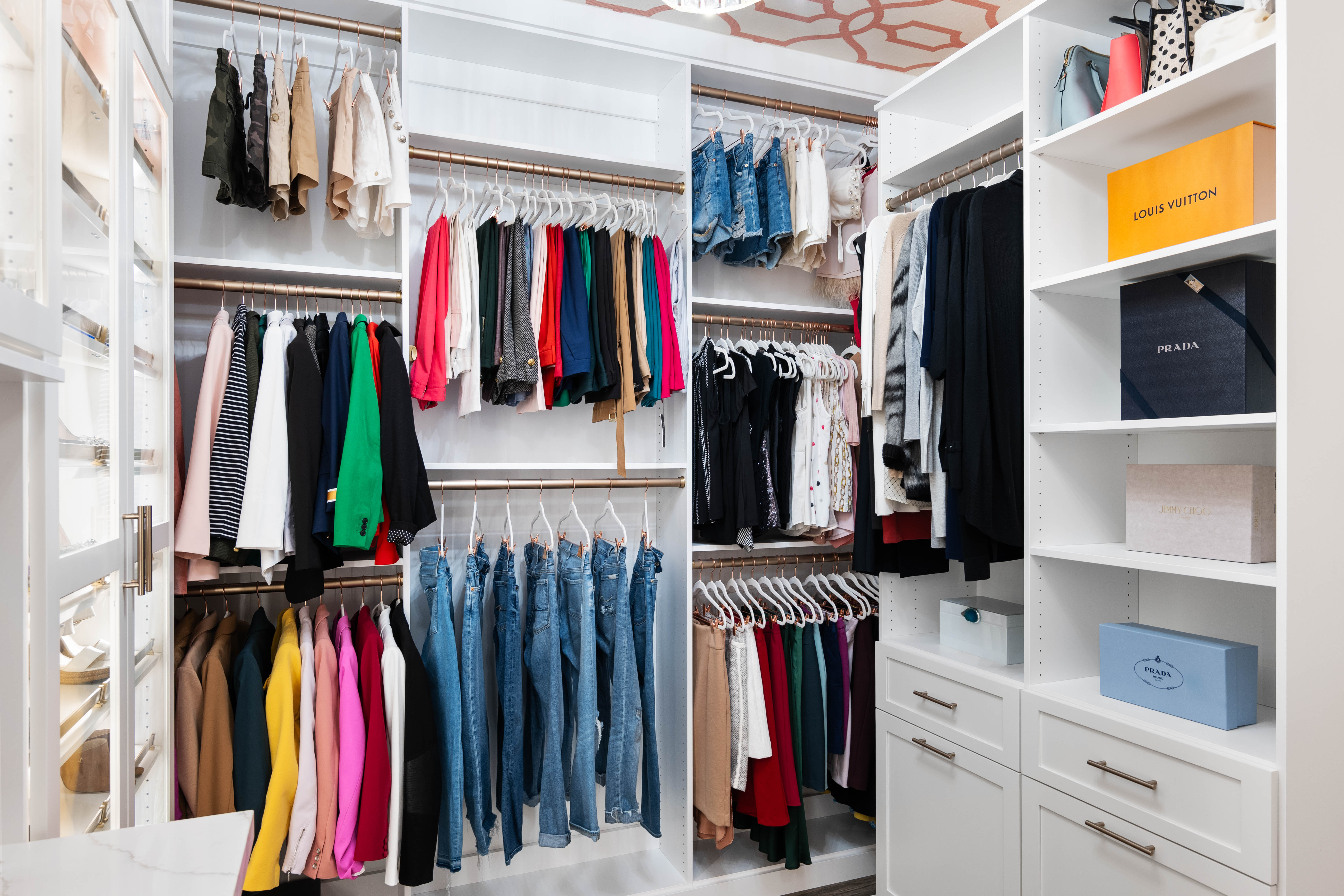 Walk-in Closet thumbnail 6