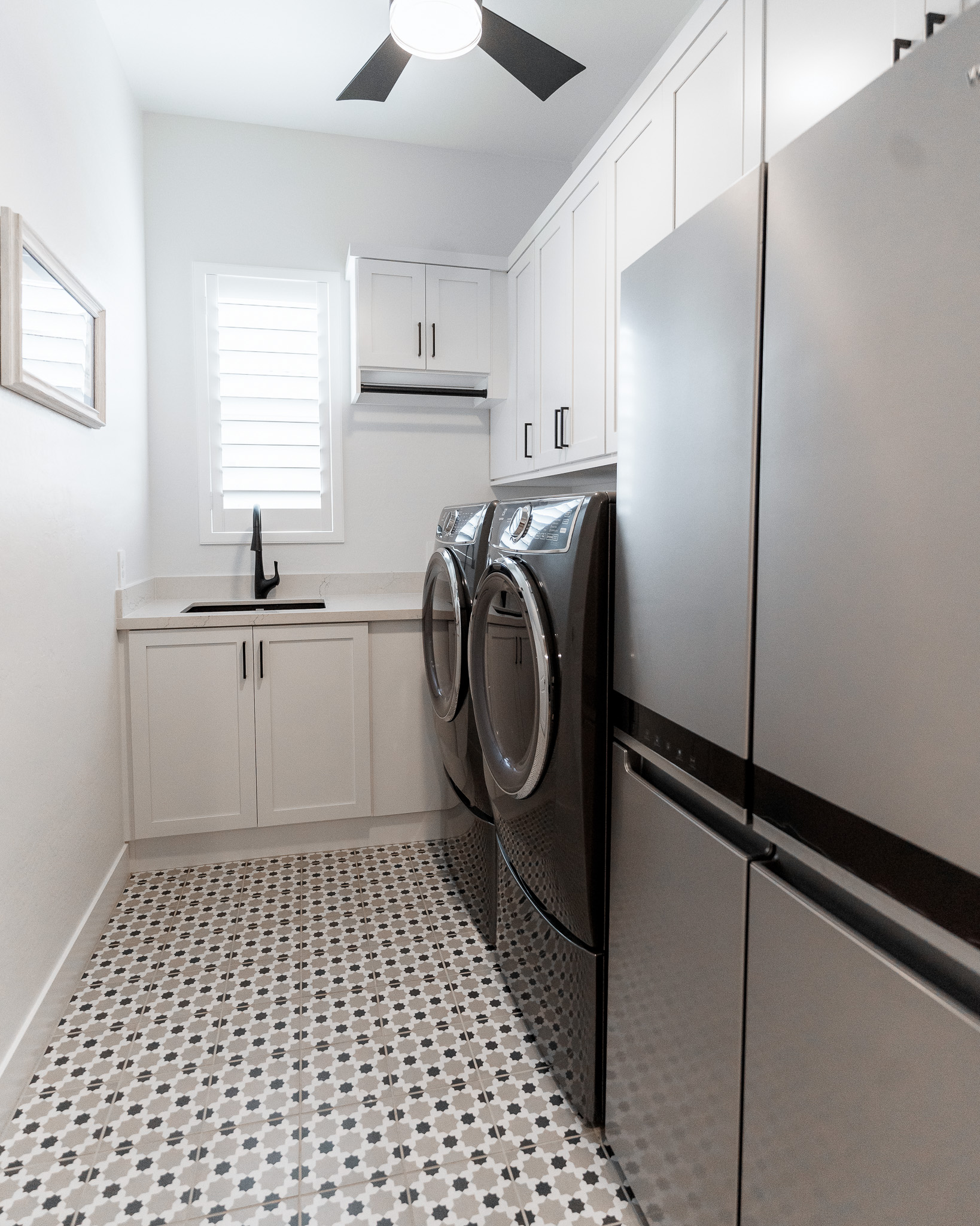 Laundry Room thumbnail 2