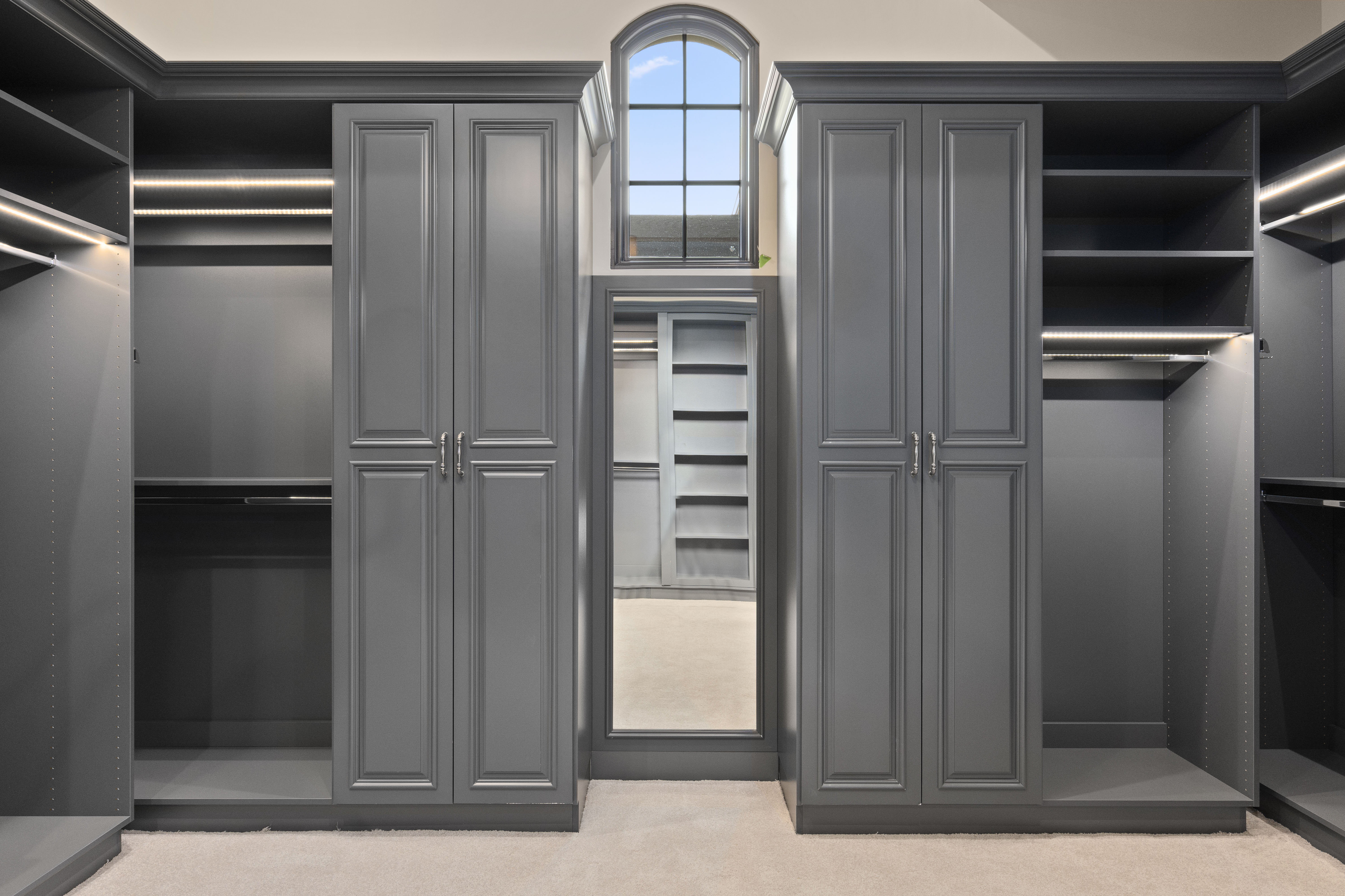 Walk-in Closet in Gunmetal thumbnail 3