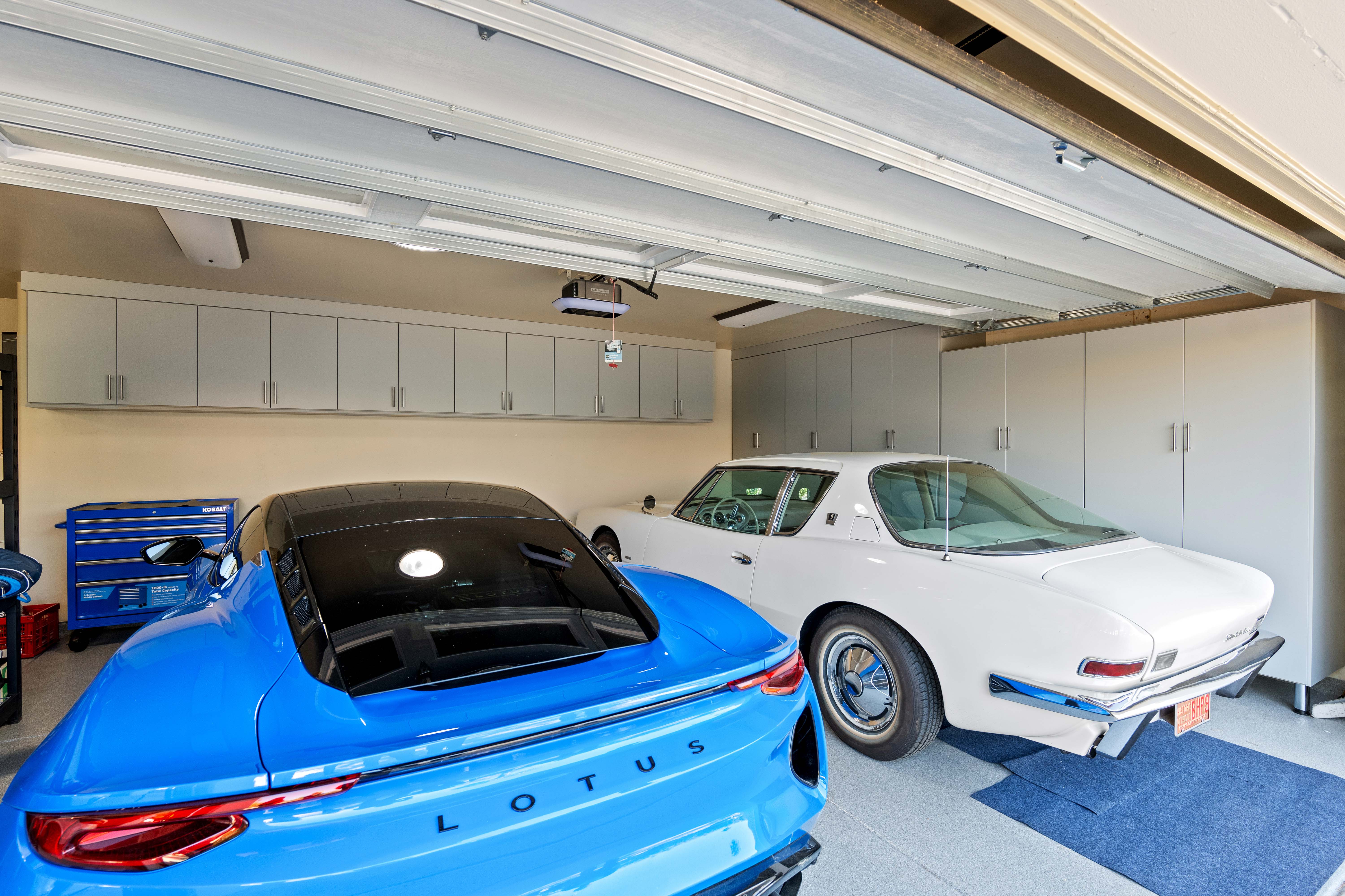 Garage in Steel Gray/Winter White thumbnail 2