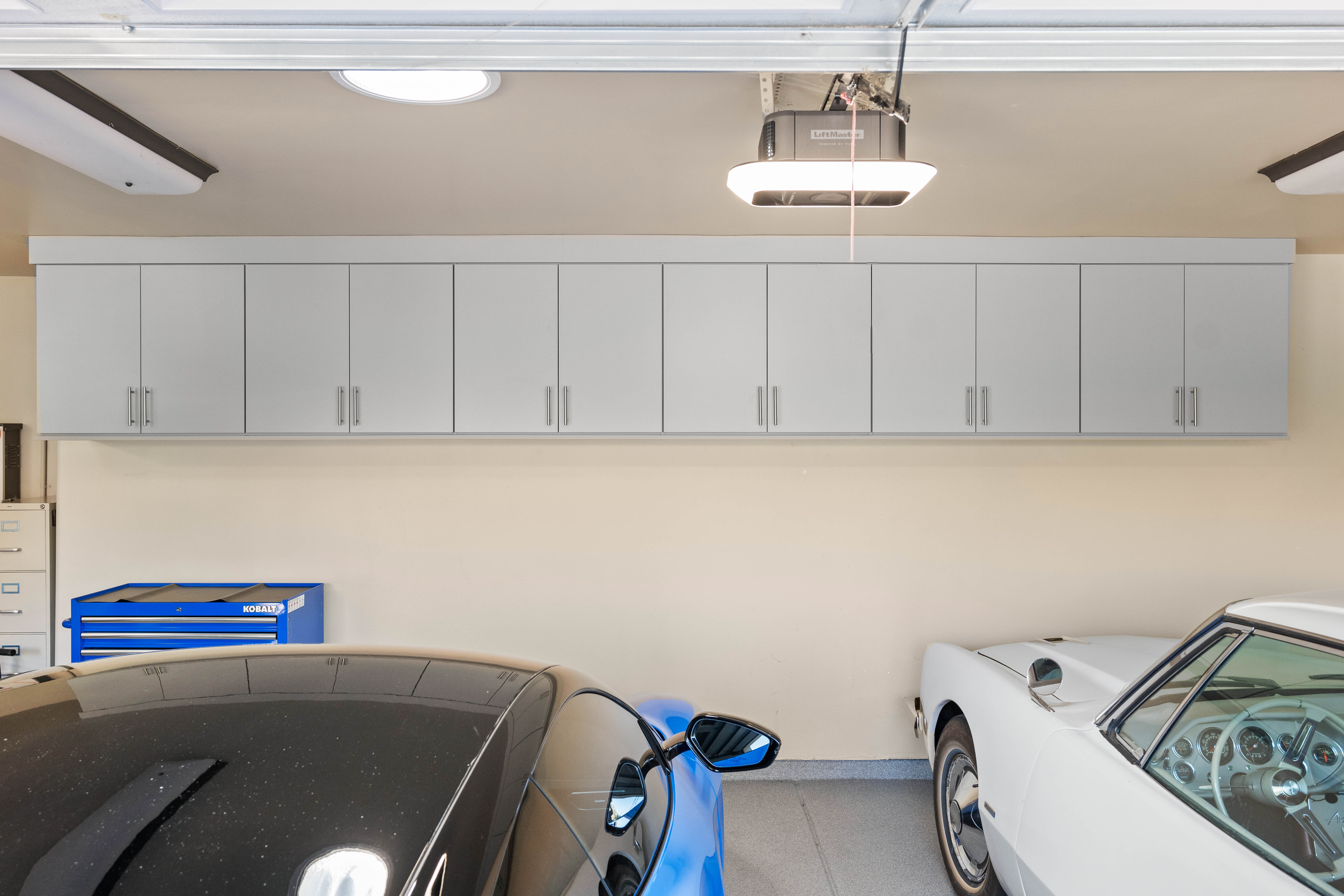 Garage in Steel Gray/Winter White thumbnail 4