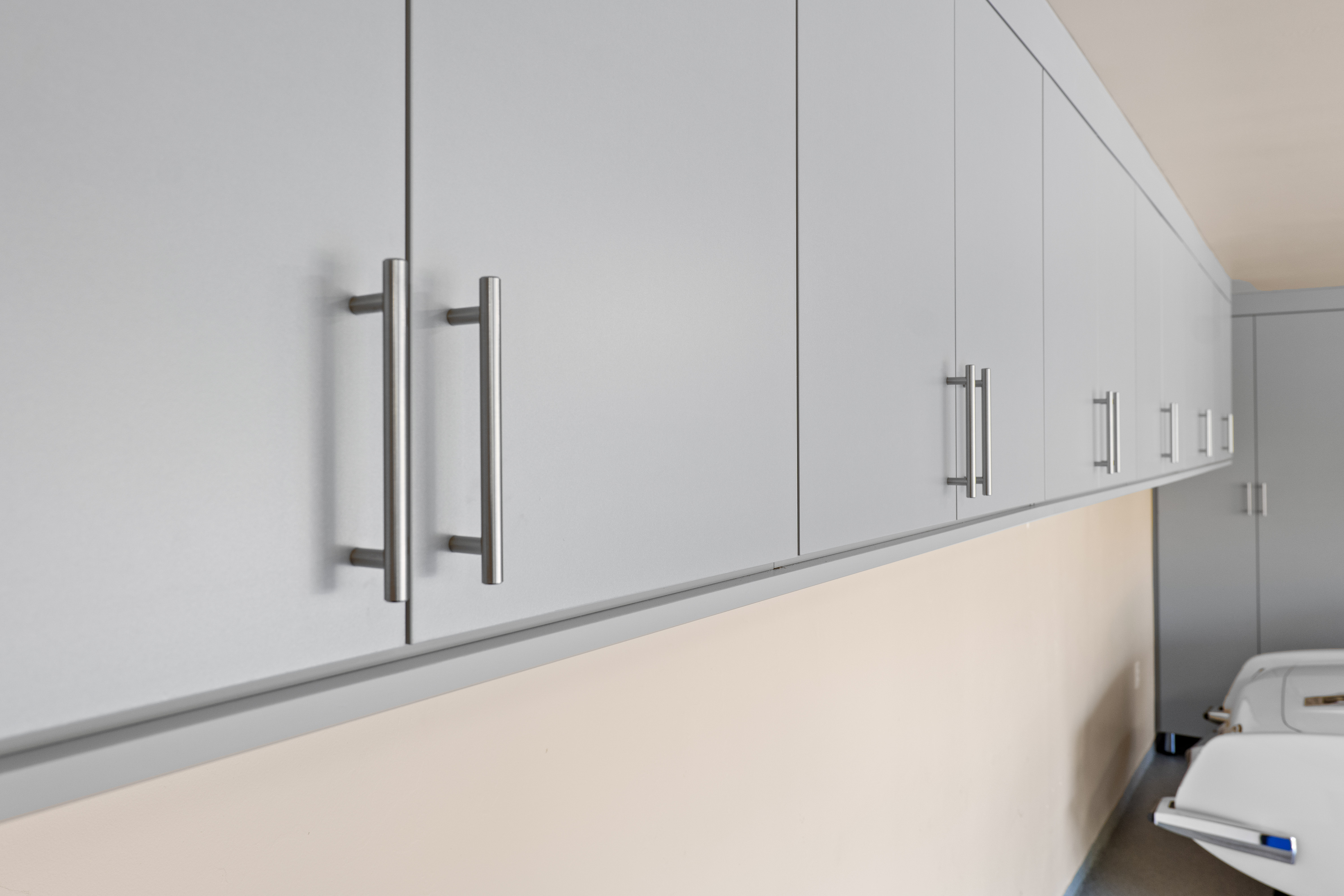 Garage in Steel Gray/Winter White thumbnail 6