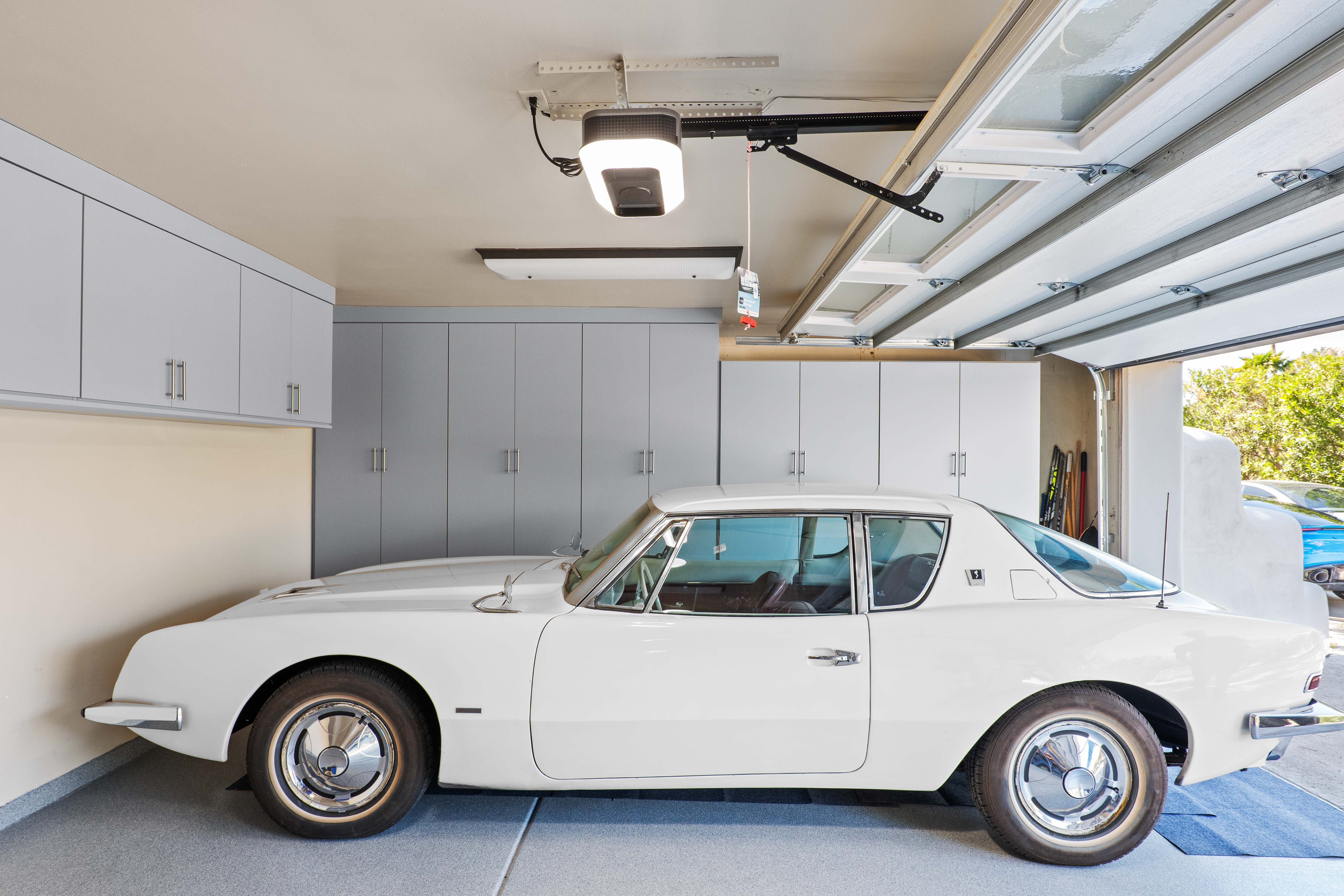 Garage in Steel Gray/Winter White thumbnail 11