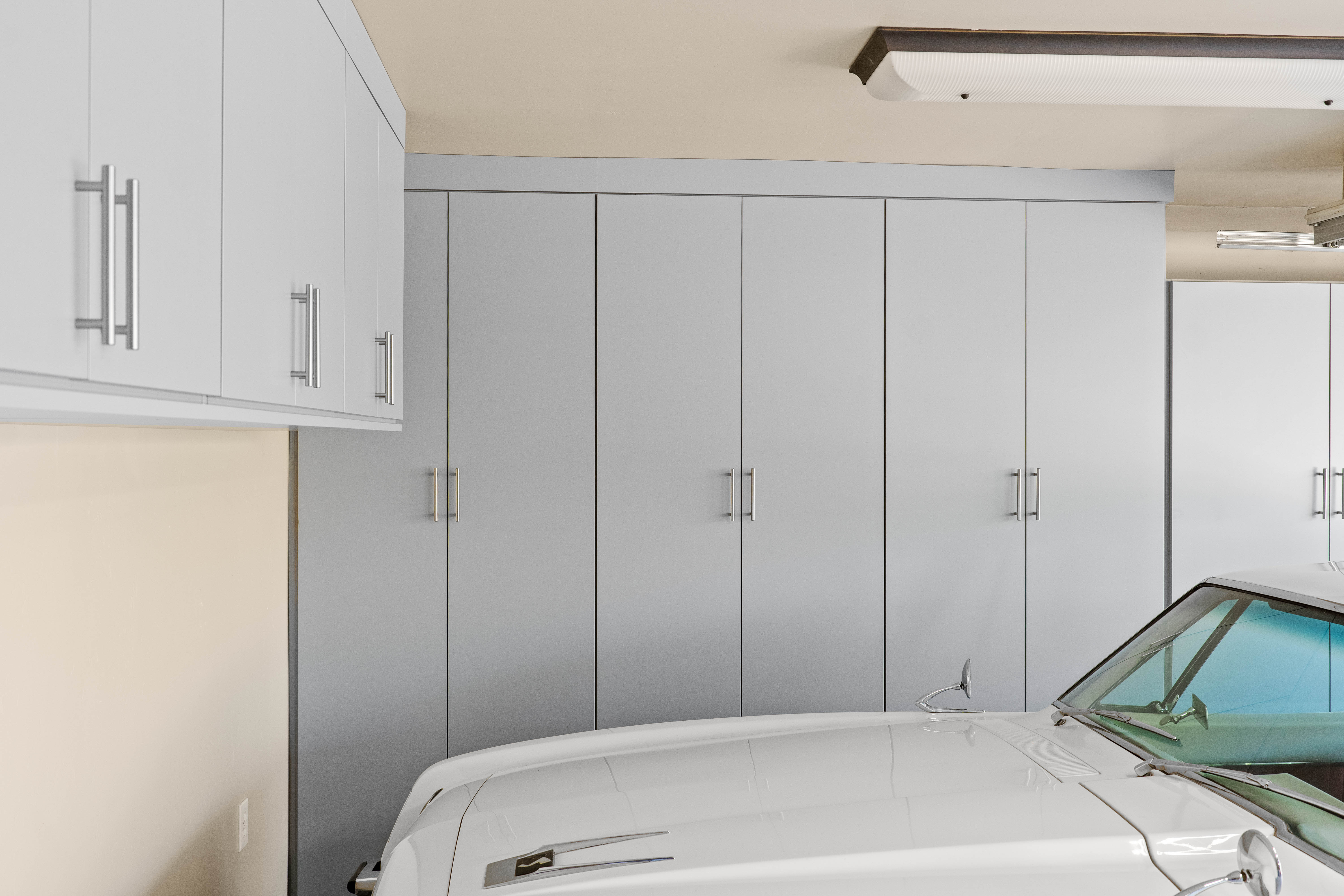 Garage in Steel Gray/Winter White thumbnail 14