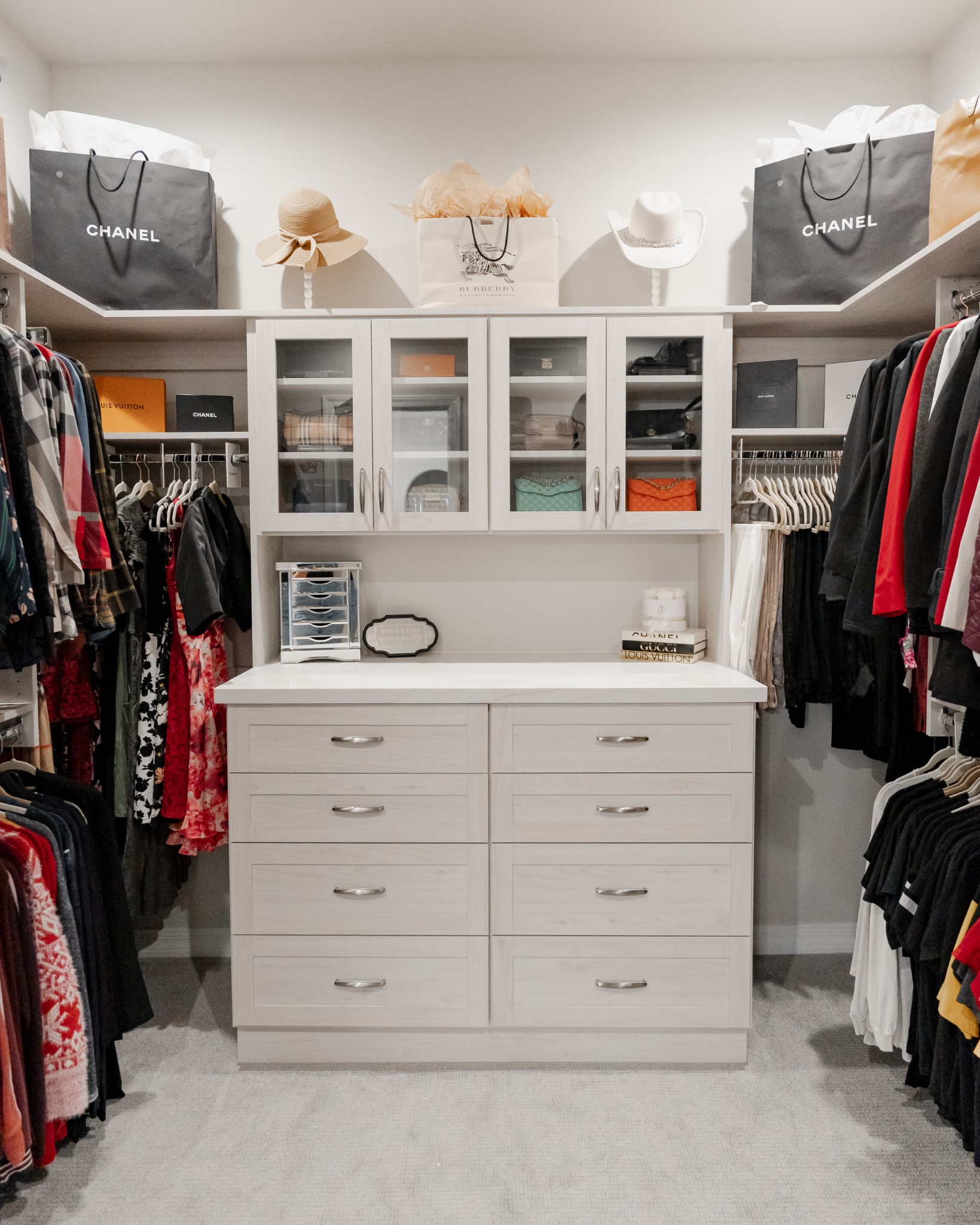 Walk-in Closet in Norwegian Wood thumbnail 2