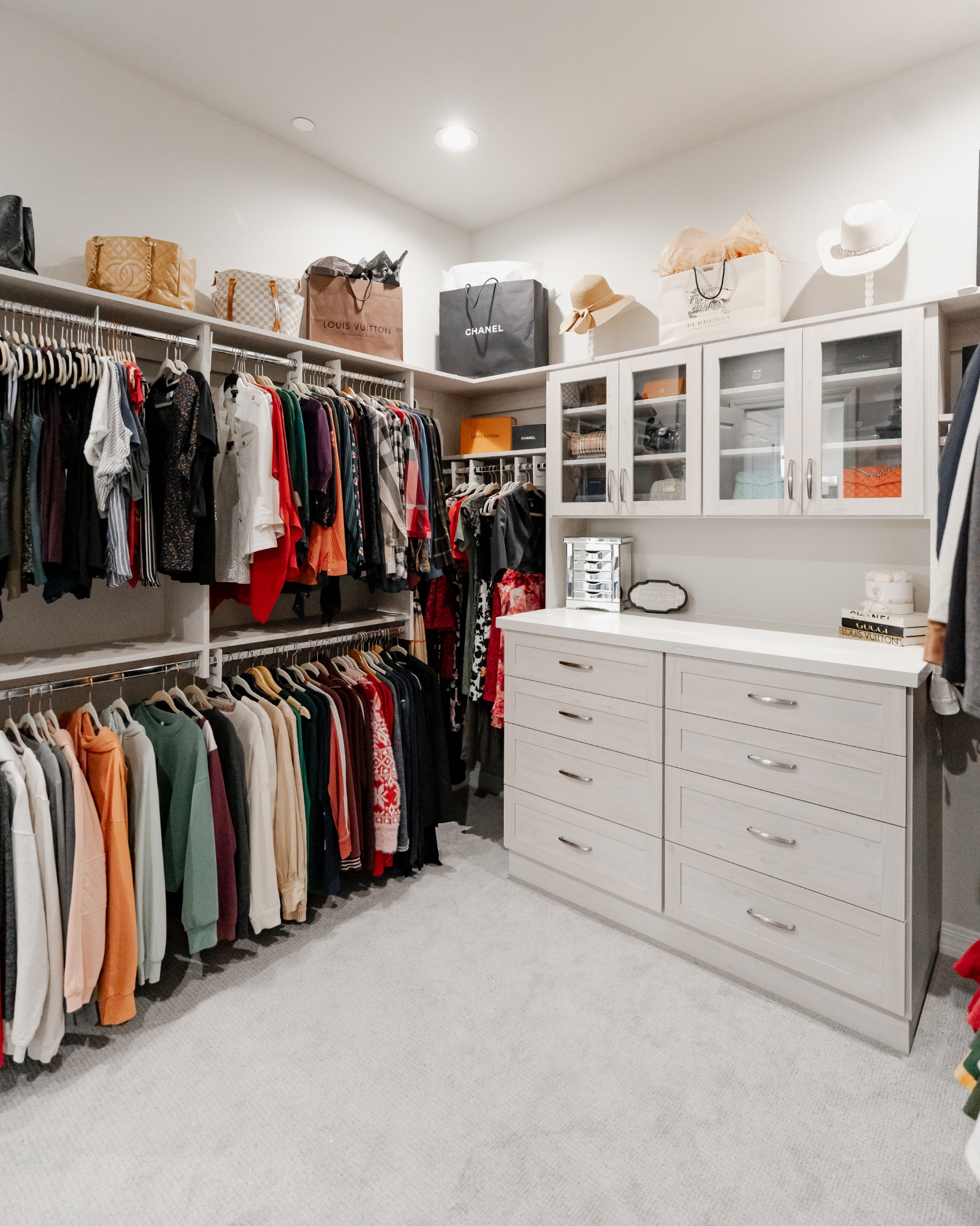 Walk-in Closet in Norwegian Wood thumbnail 4