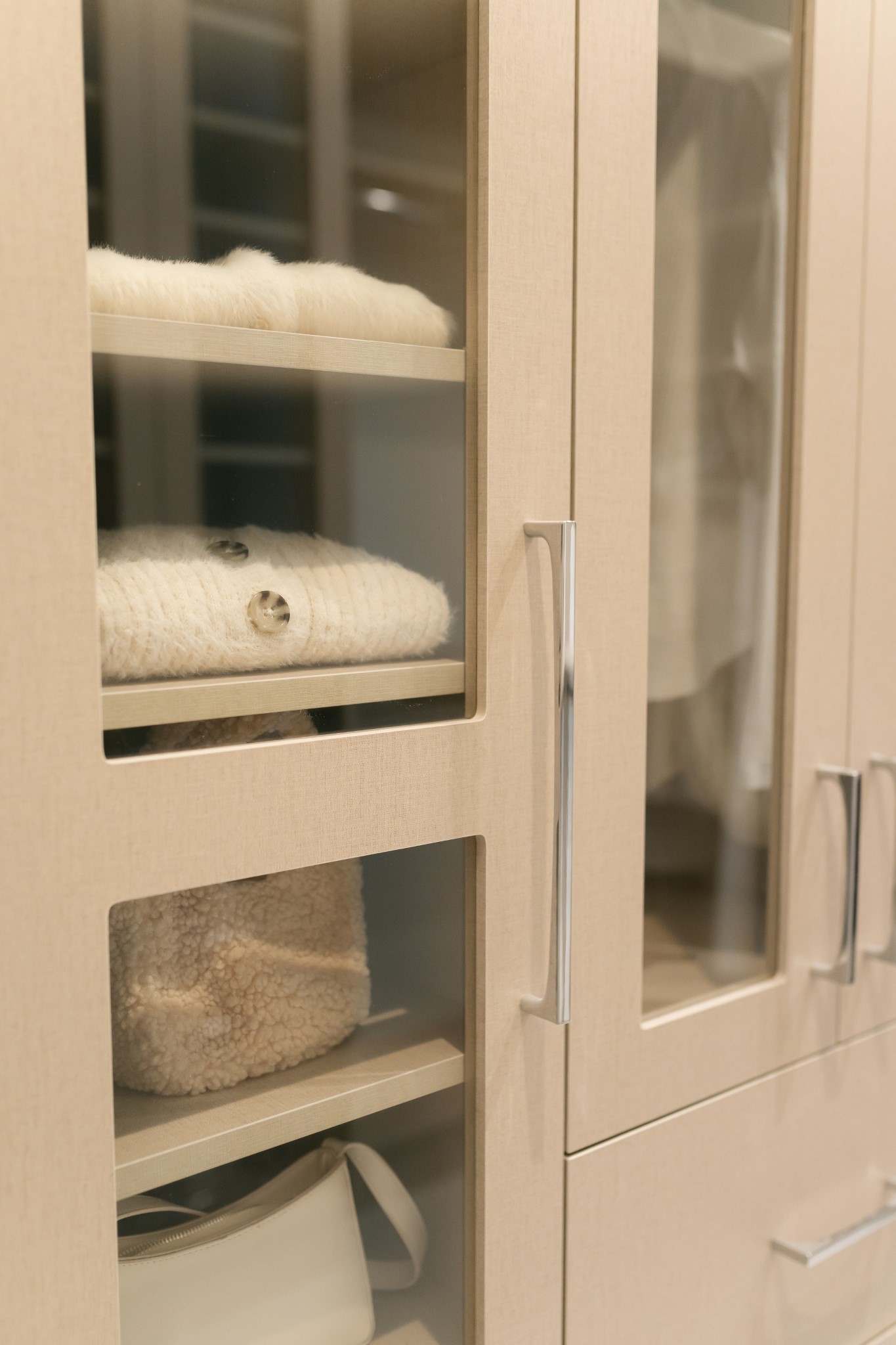 Walk-in Closet thumbnail 18