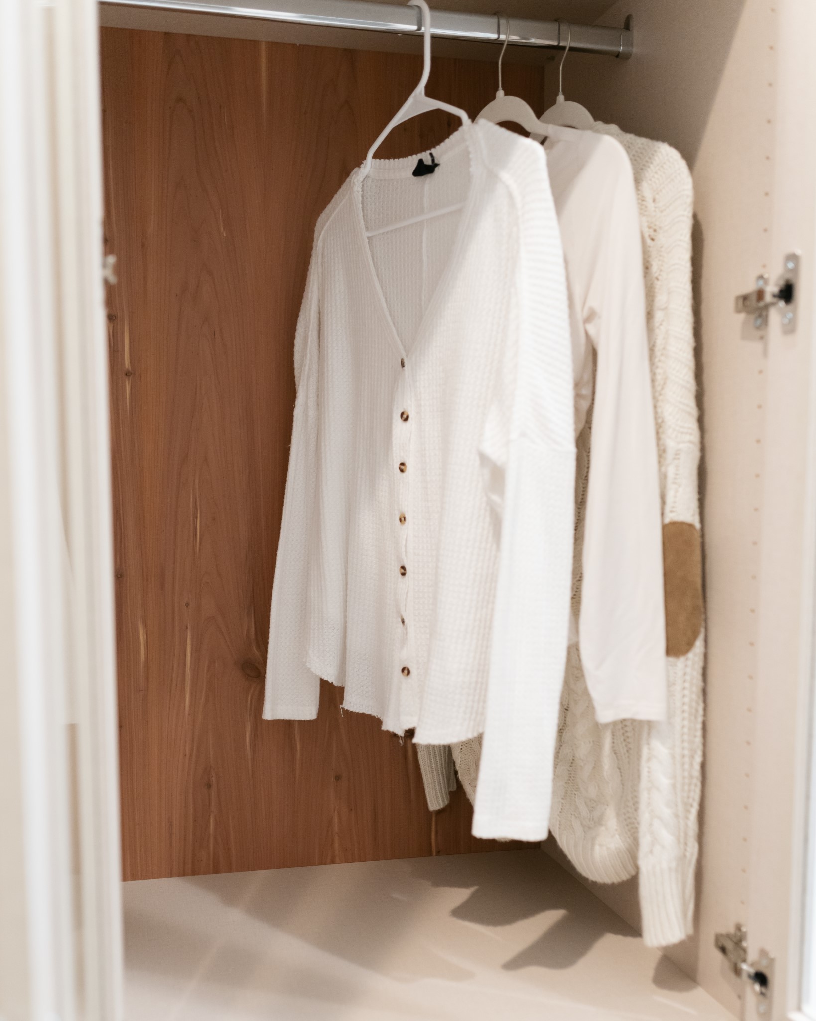 Walk-in Closet thumbnail 23