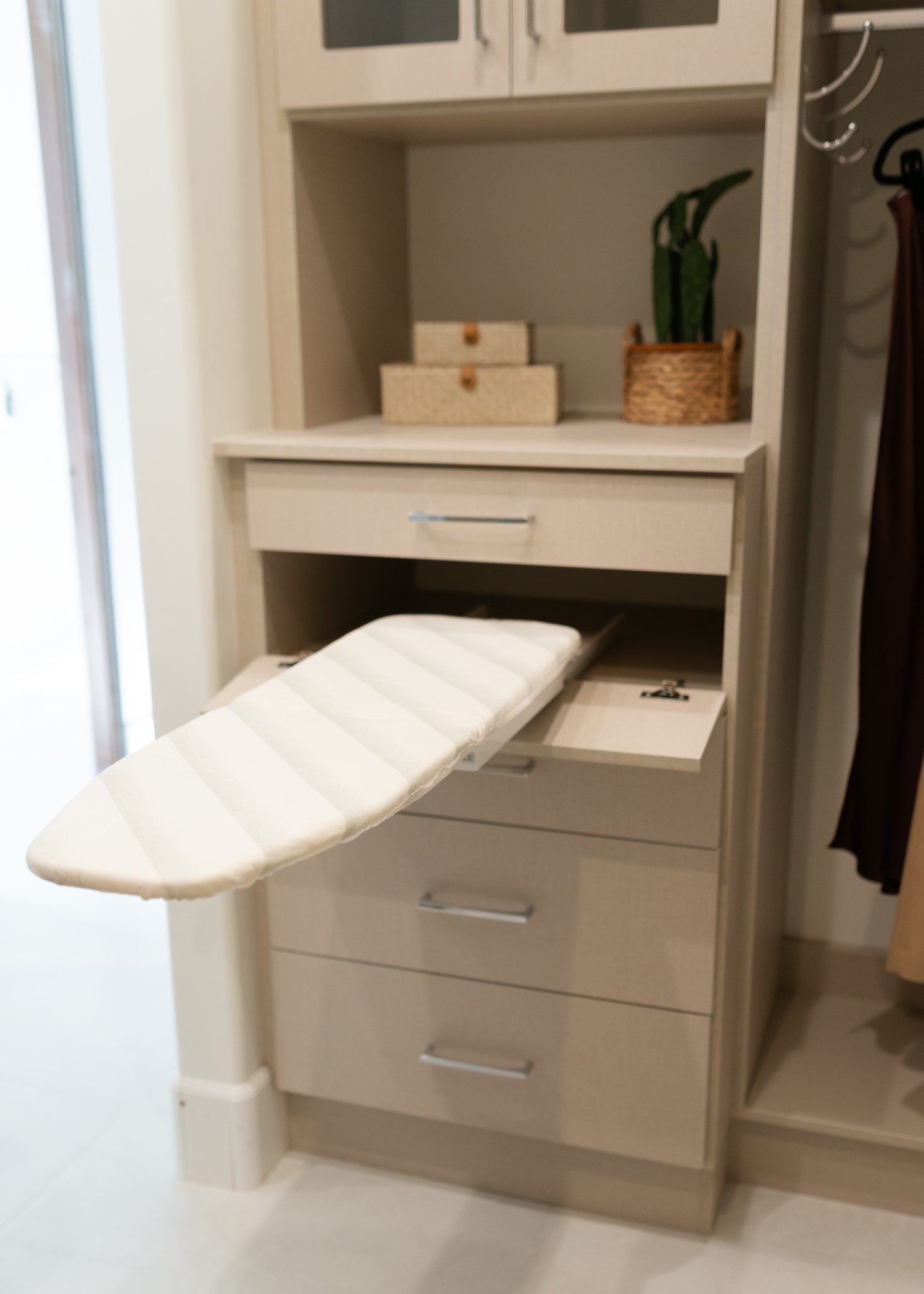 Walk-in Closet thumbnail 33