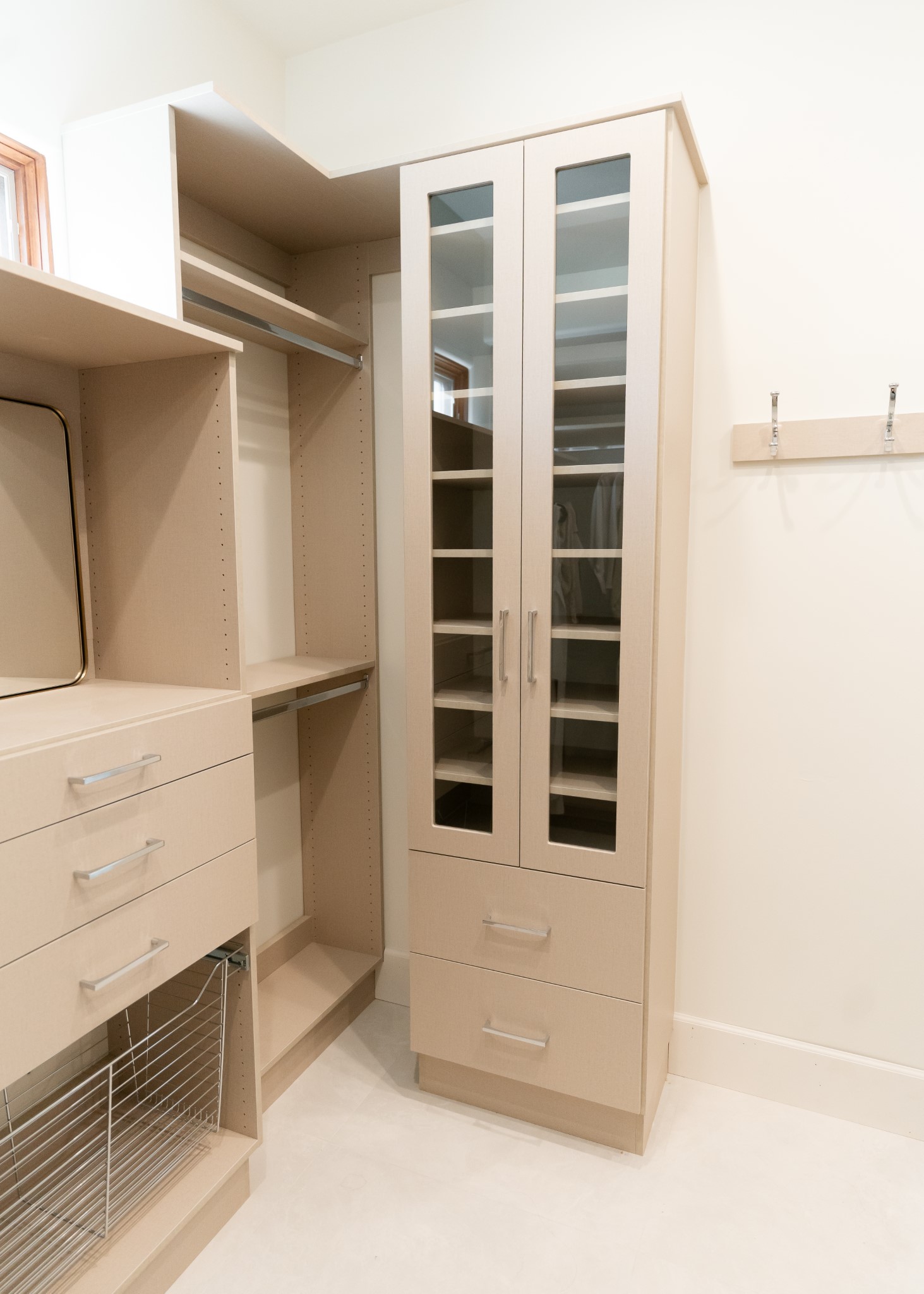 Walk-in Closet thumbnail 40