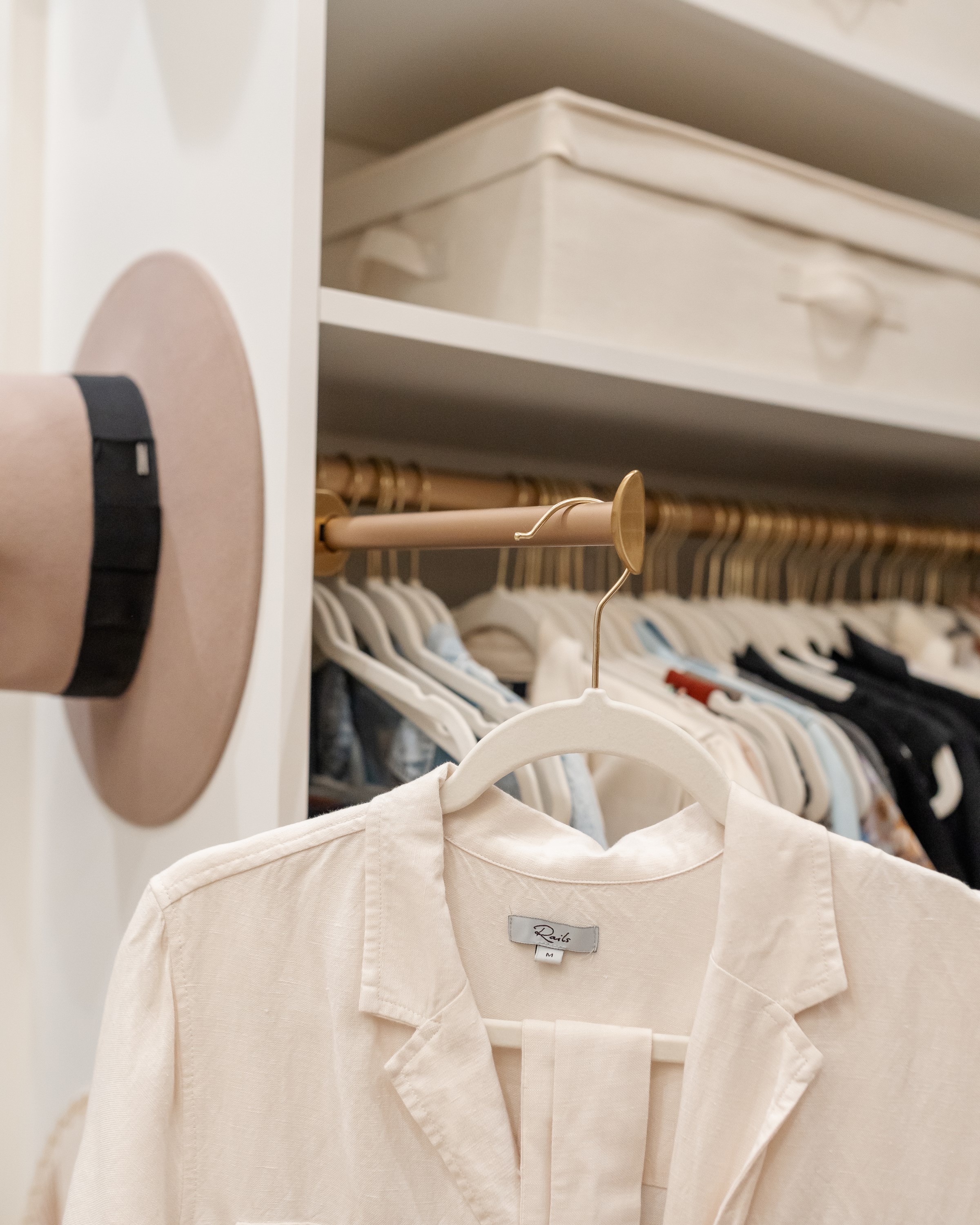 Walk-in Closet thumbnail 7
