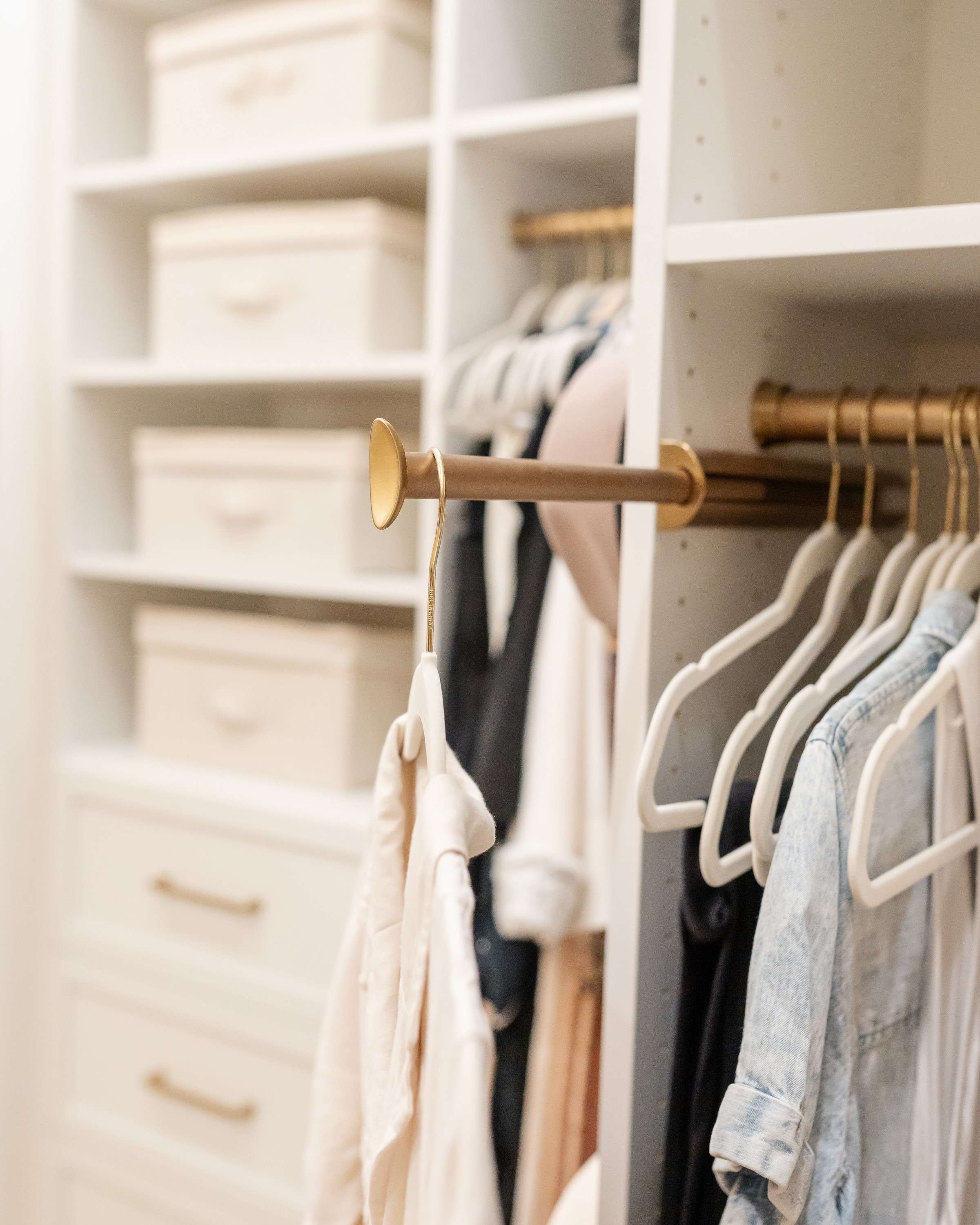Walk-in Closet thumbnail 8