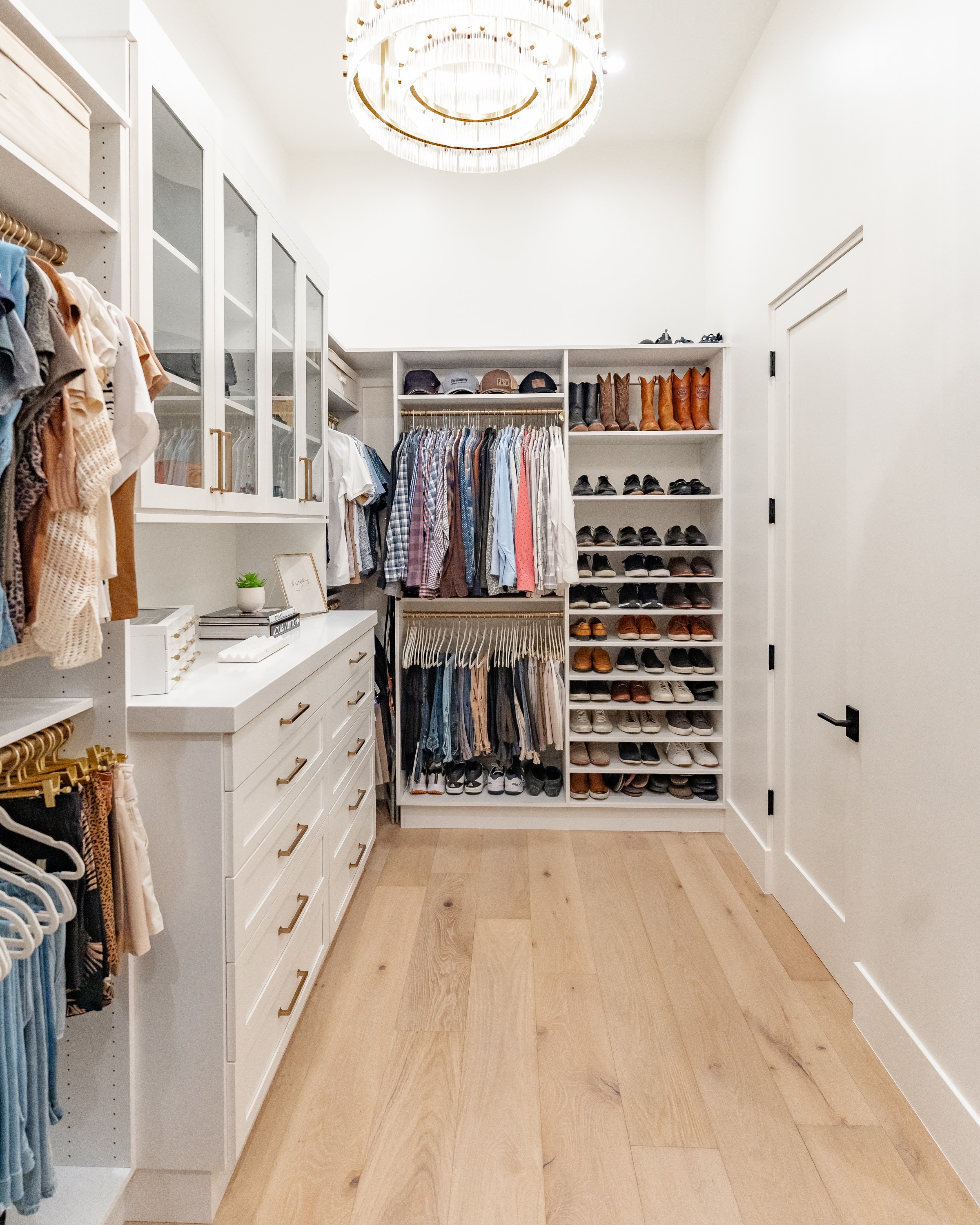 Walk-in Closet thumbnail 18