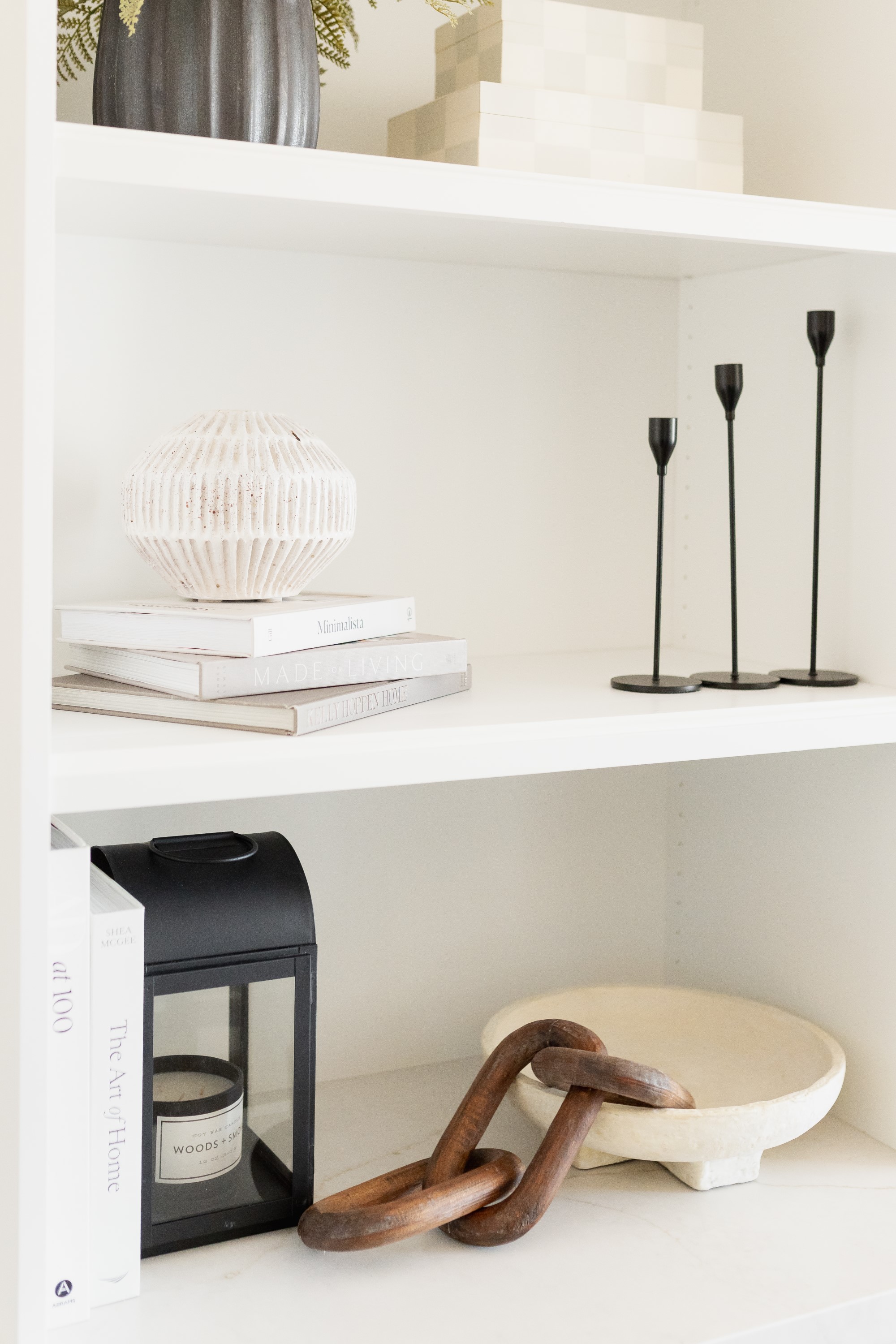 Bookshelves thumbnail 5