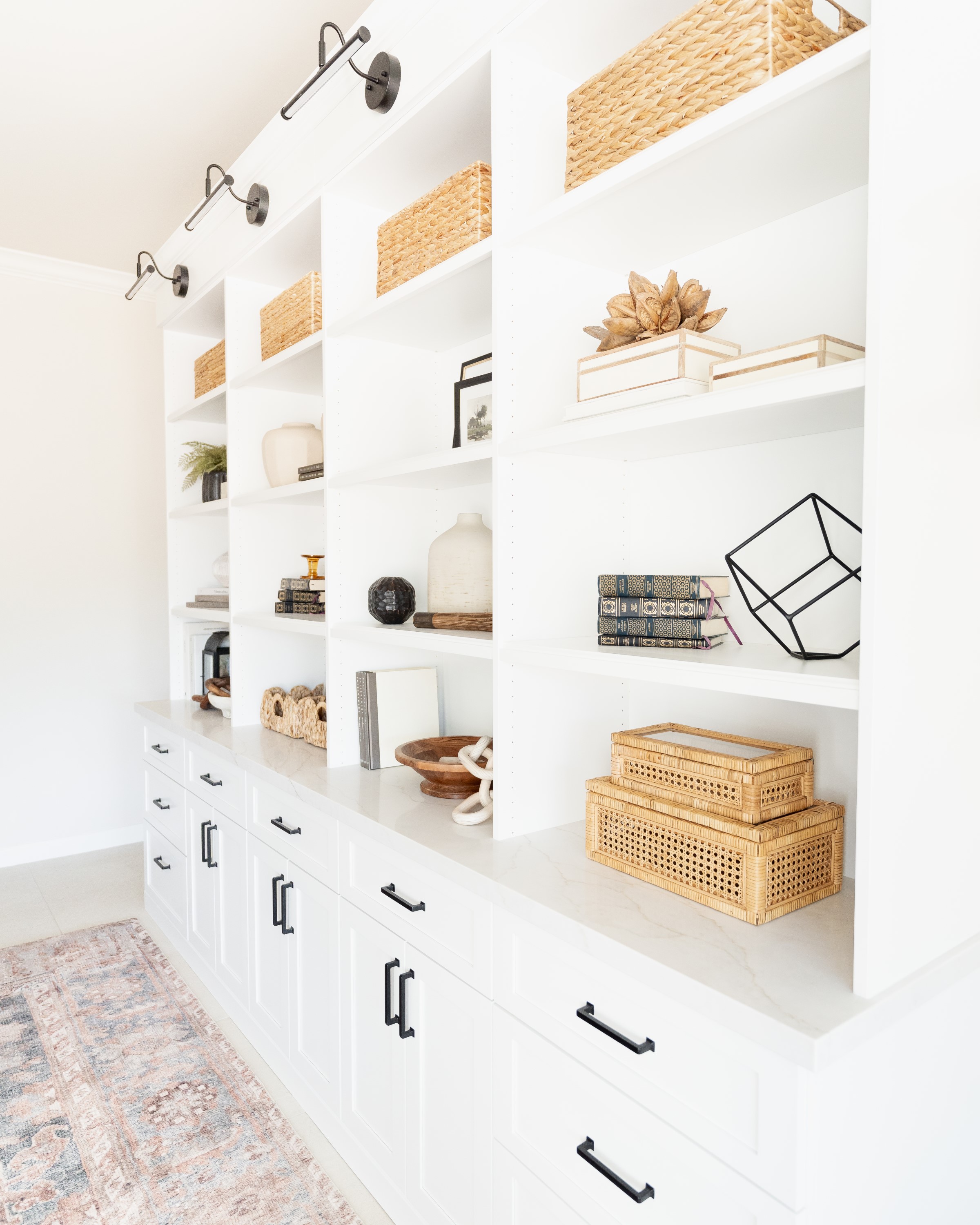 Bookshelves thumbnail 24