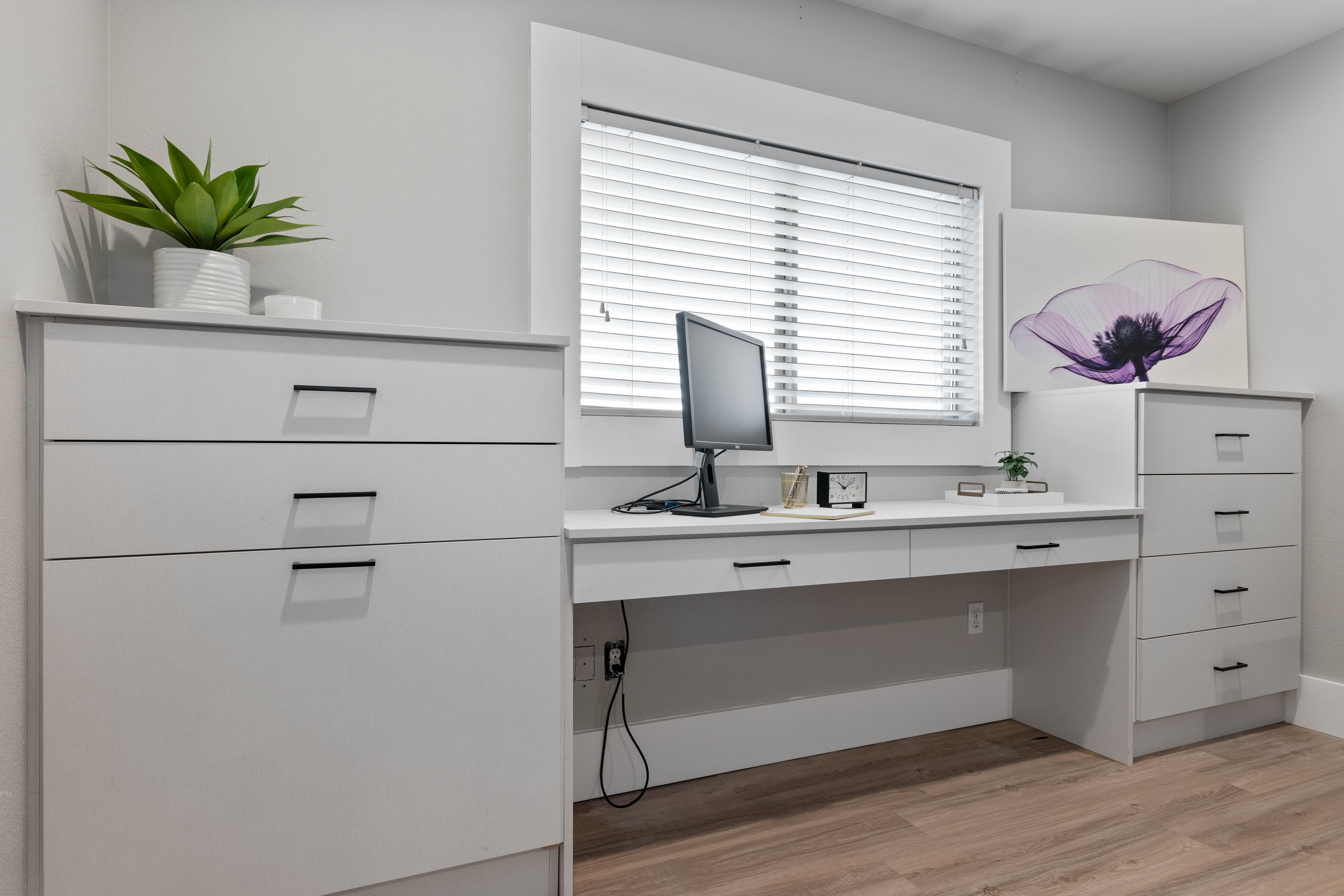 Home Office & Wall Bed thumbnail 3