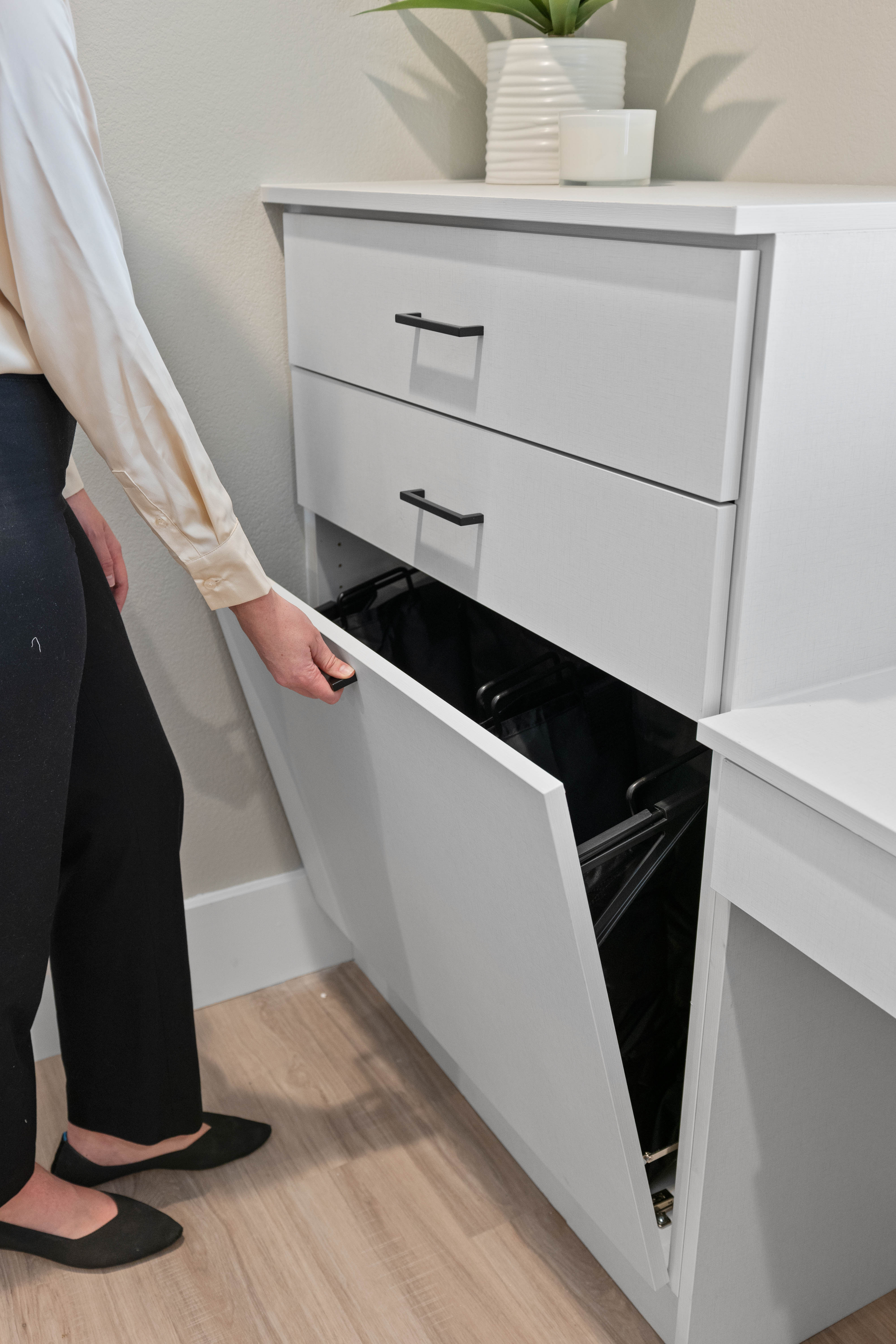 Home Office & Wall Bed thumbnail 5