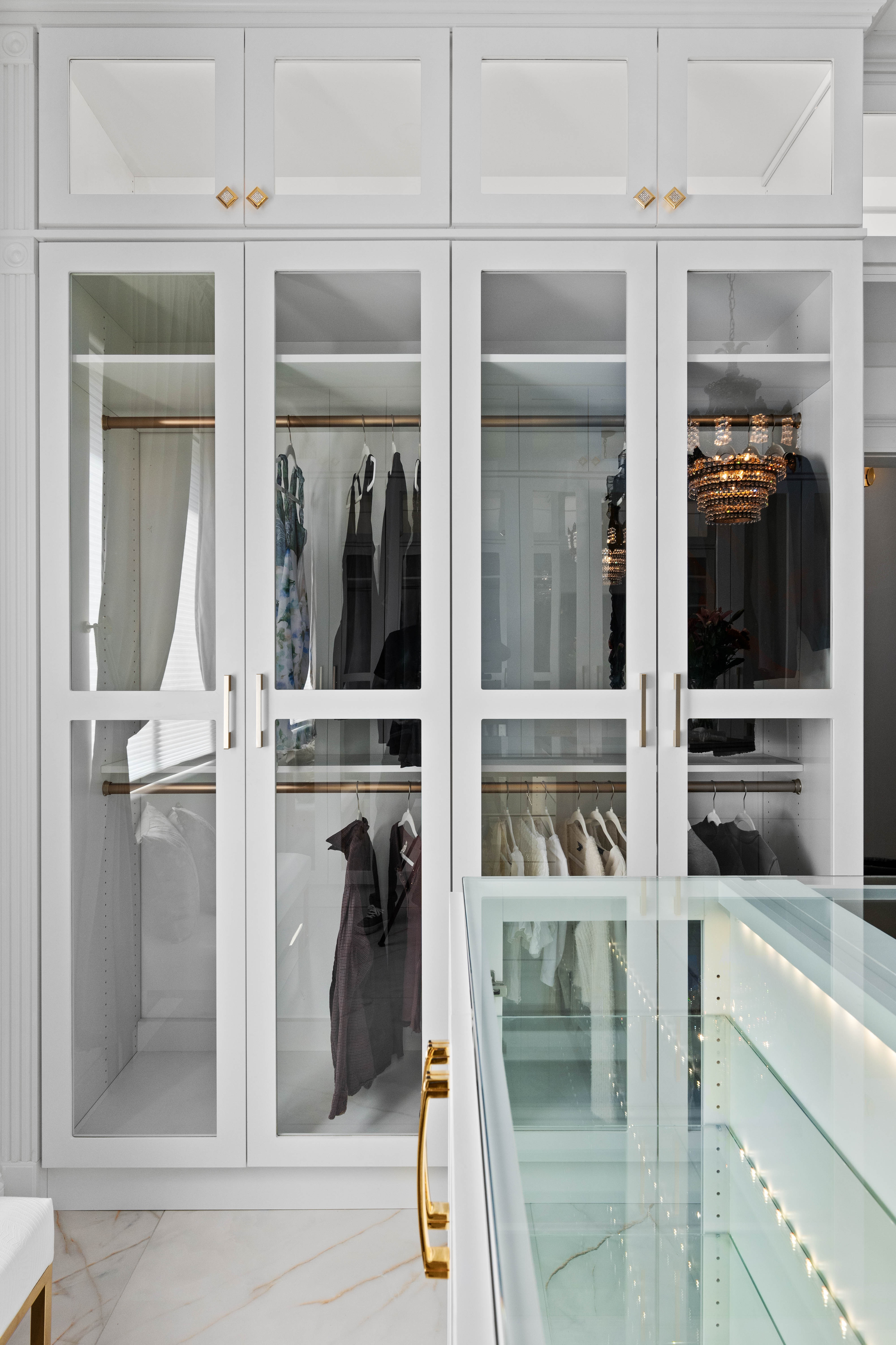 Walk-in Closet (Hers) thumbnail 9
