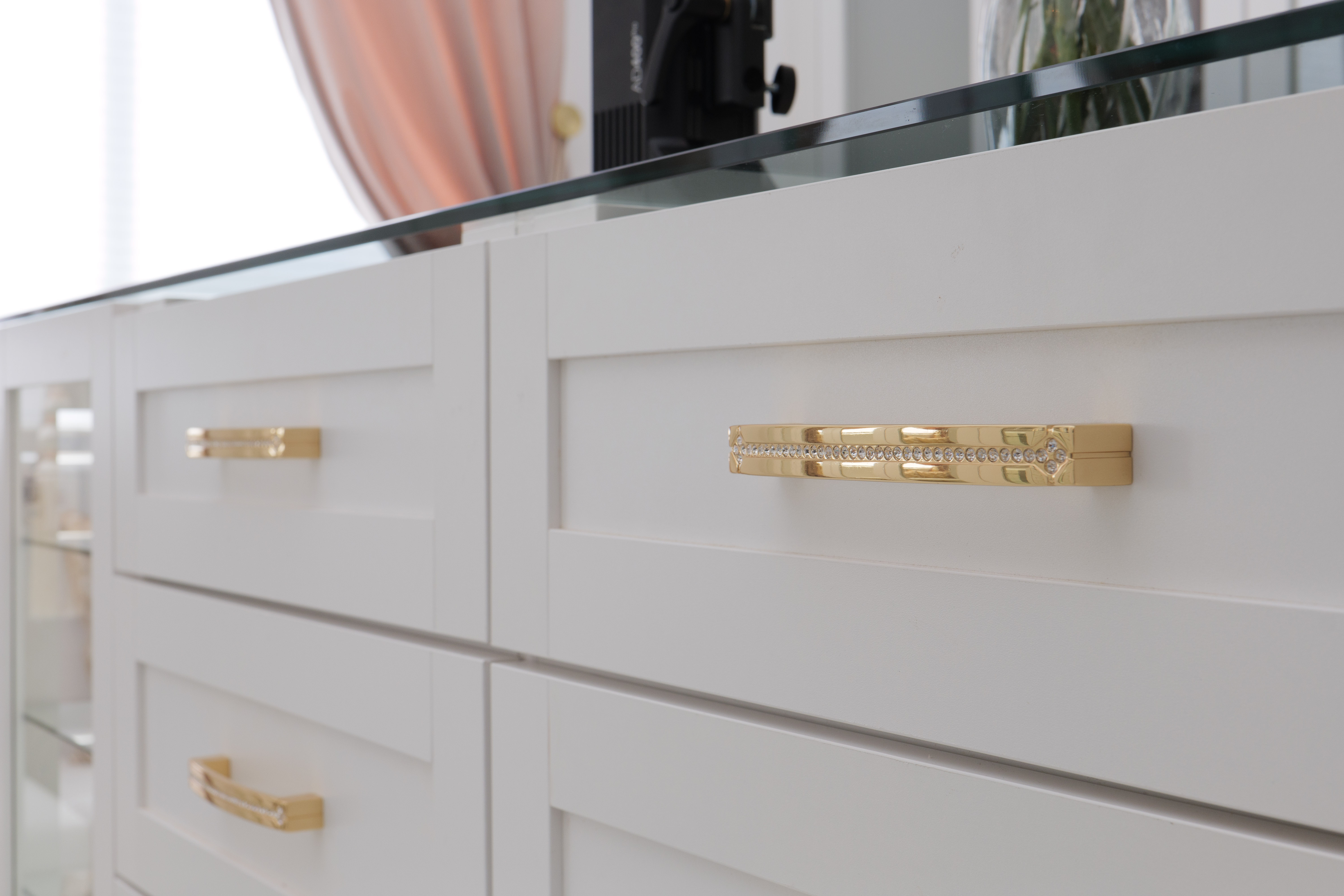 Walk-in Closet (Hers) thumbnail 15
