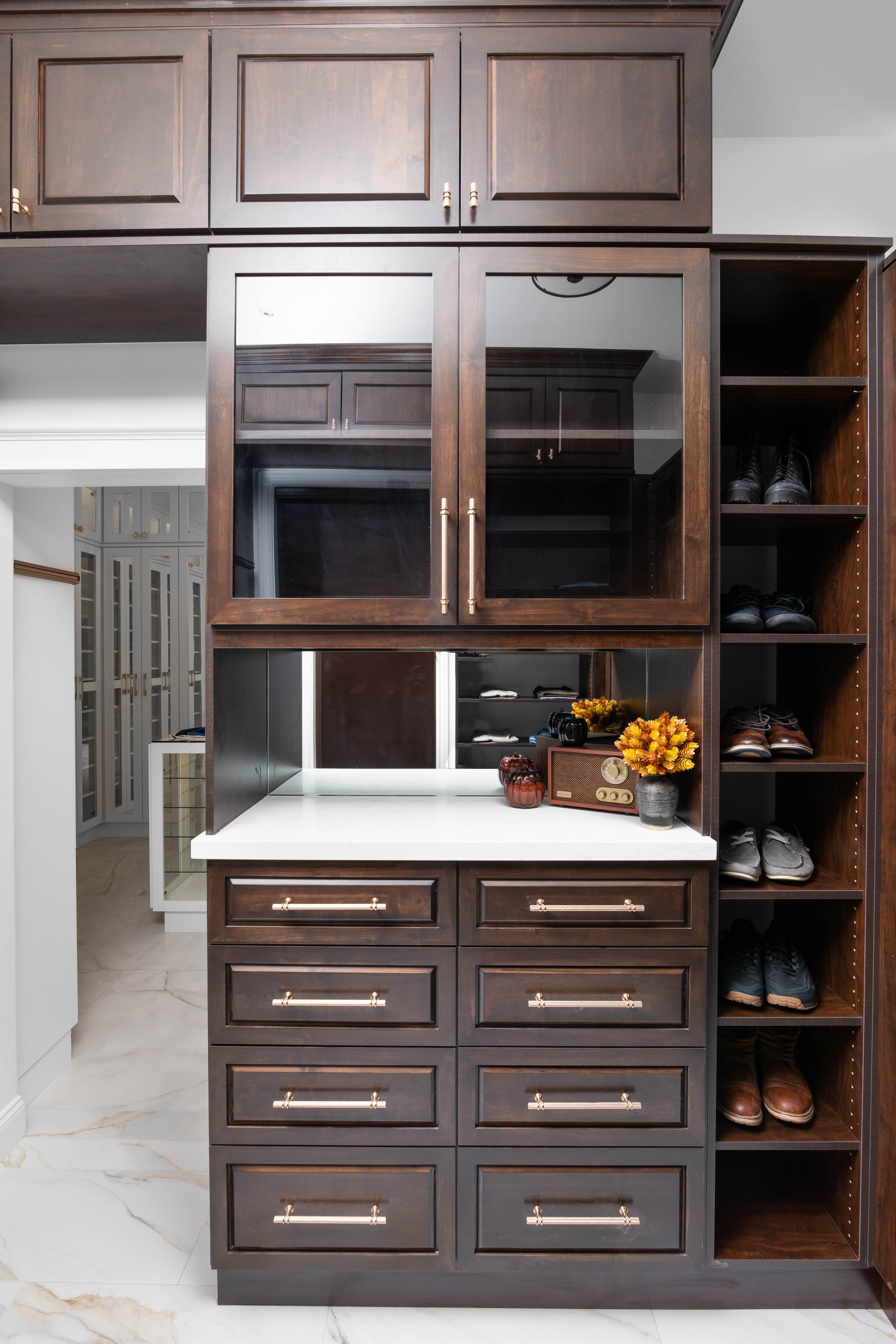 Walk-in Closet (His) thumbnail 4