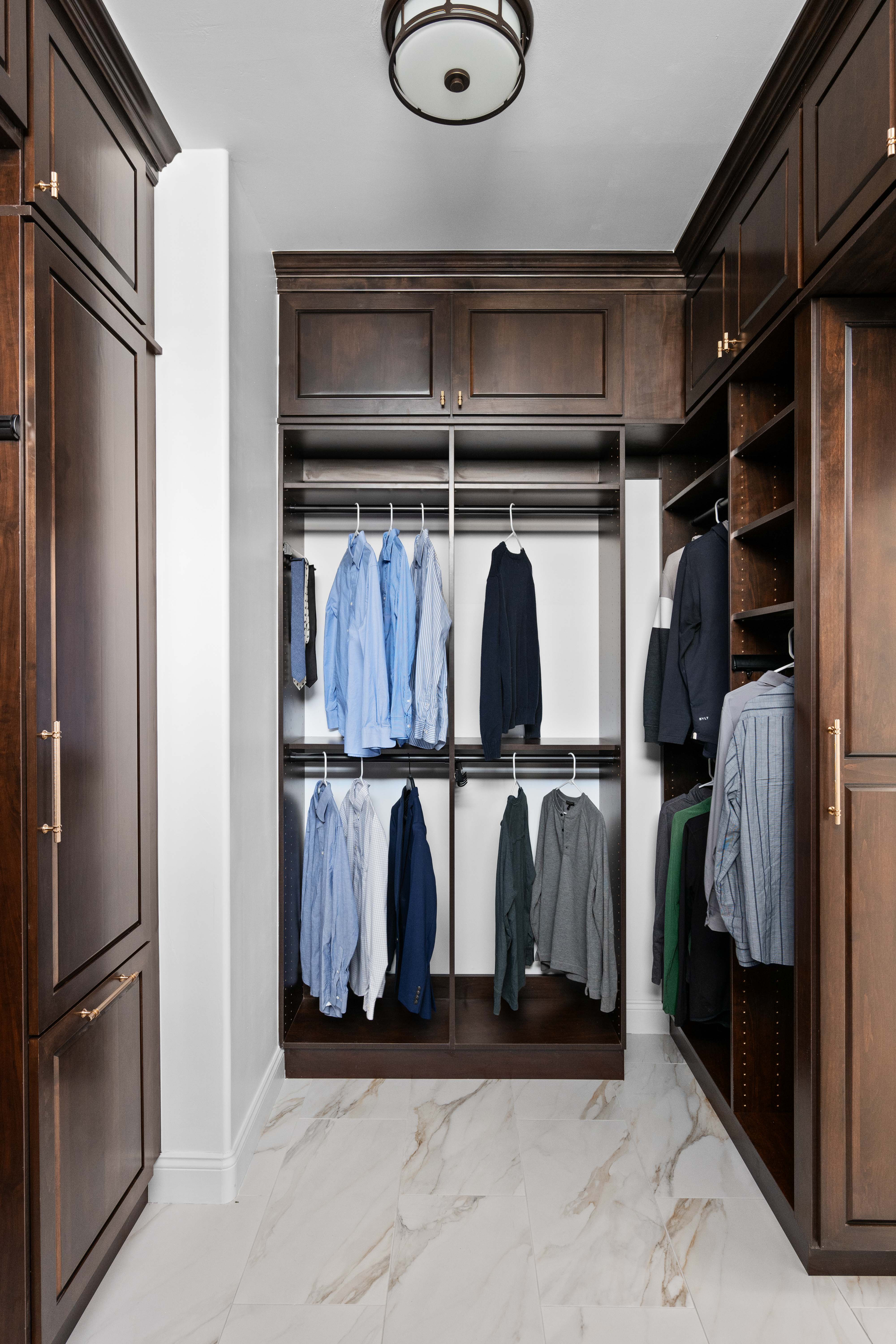 Walk-in Closet (His) thumbnail 6