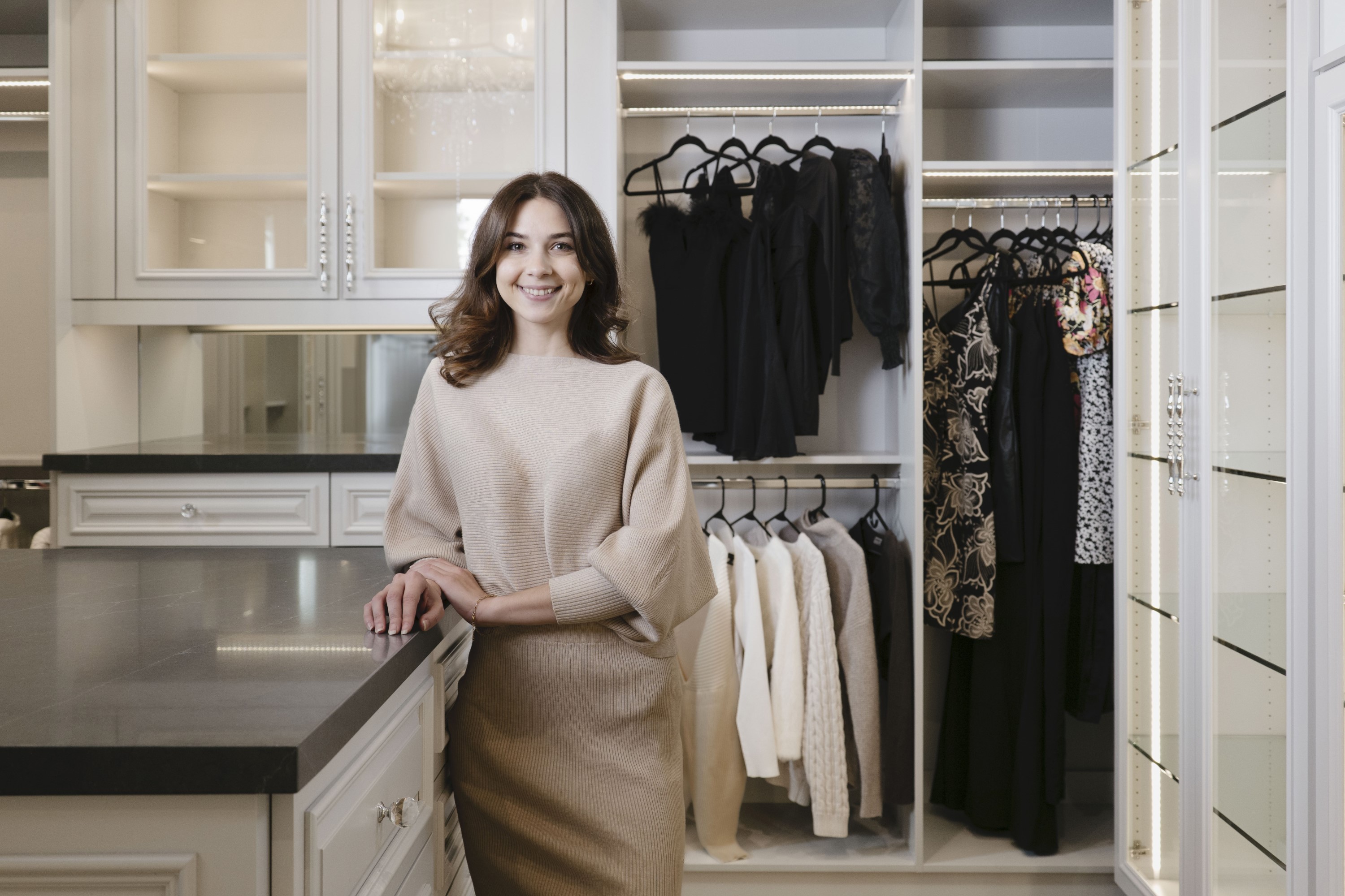 Walk-in Closet thumbnail 12