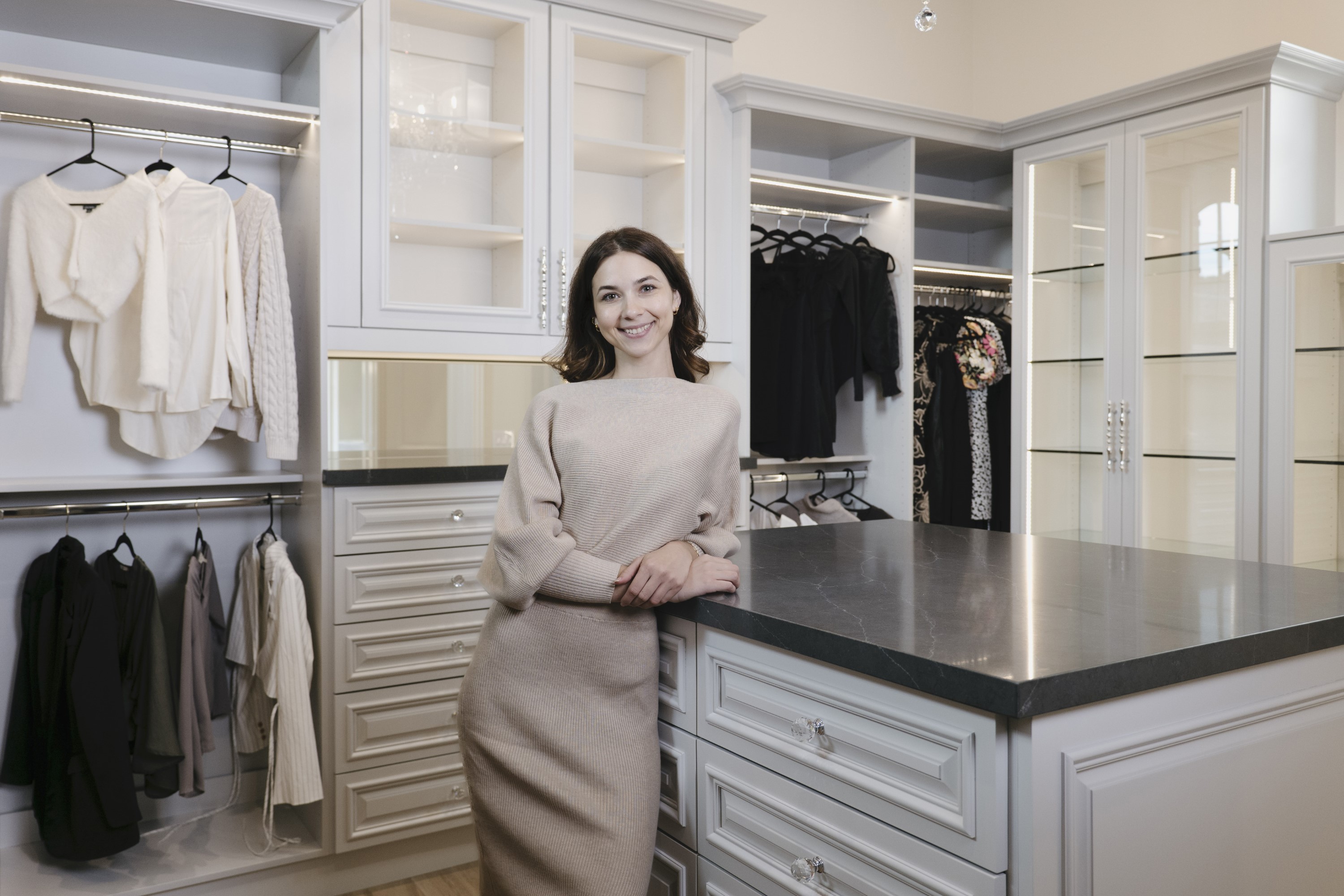 Walk-in Closet thumbnail 14