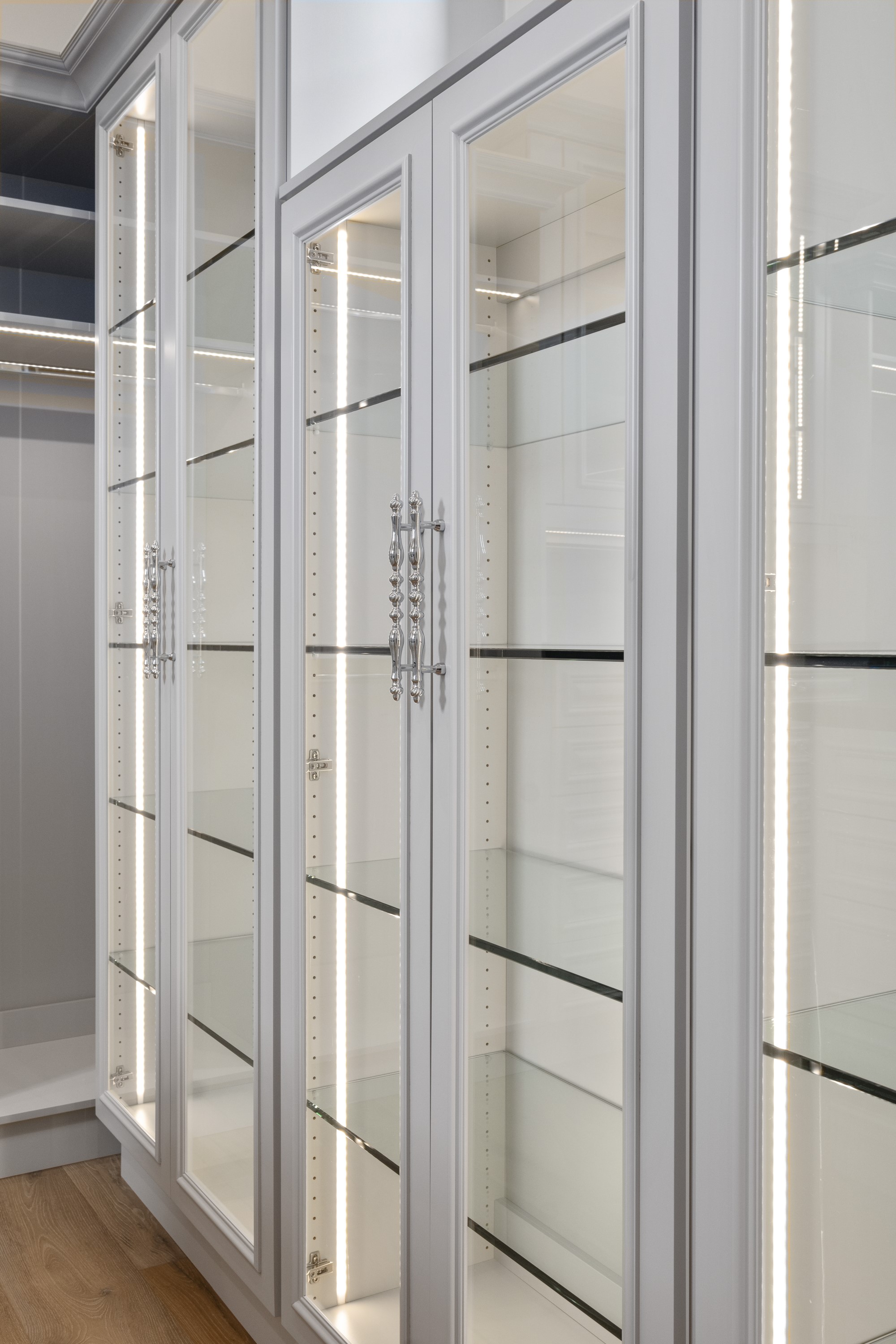 Walk-in Closet thumbnail 22