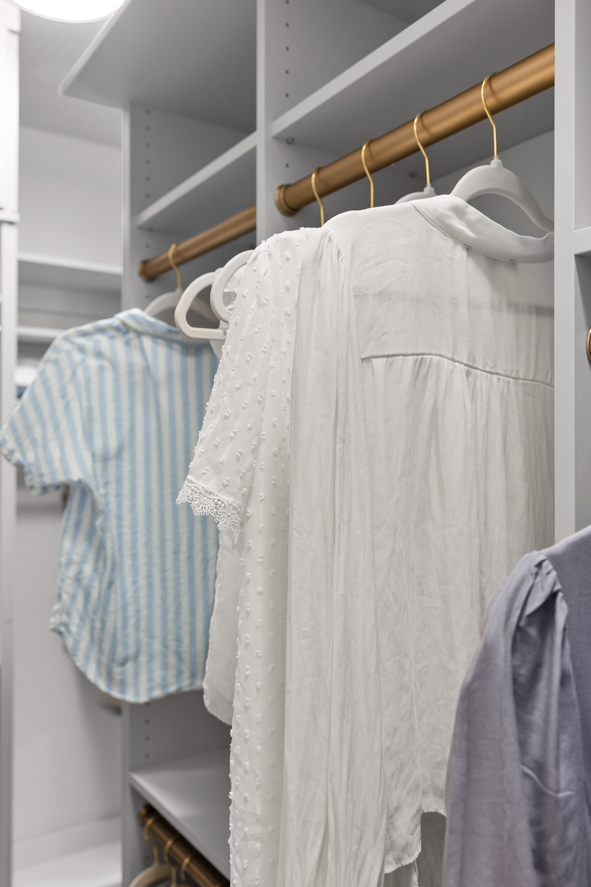 Walk-in Closet thumbnail 8