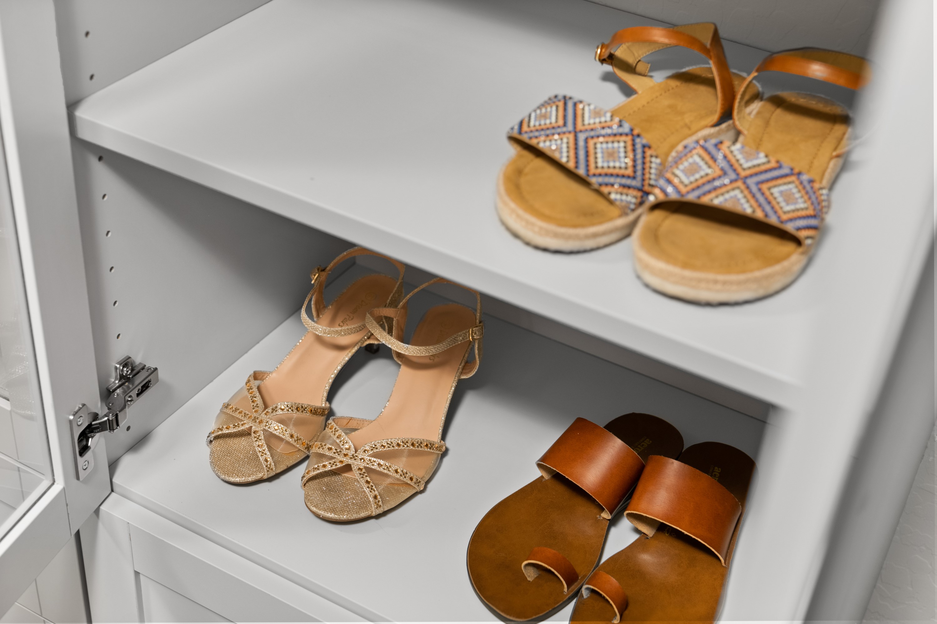 Walk-in Closet thumbnail 17