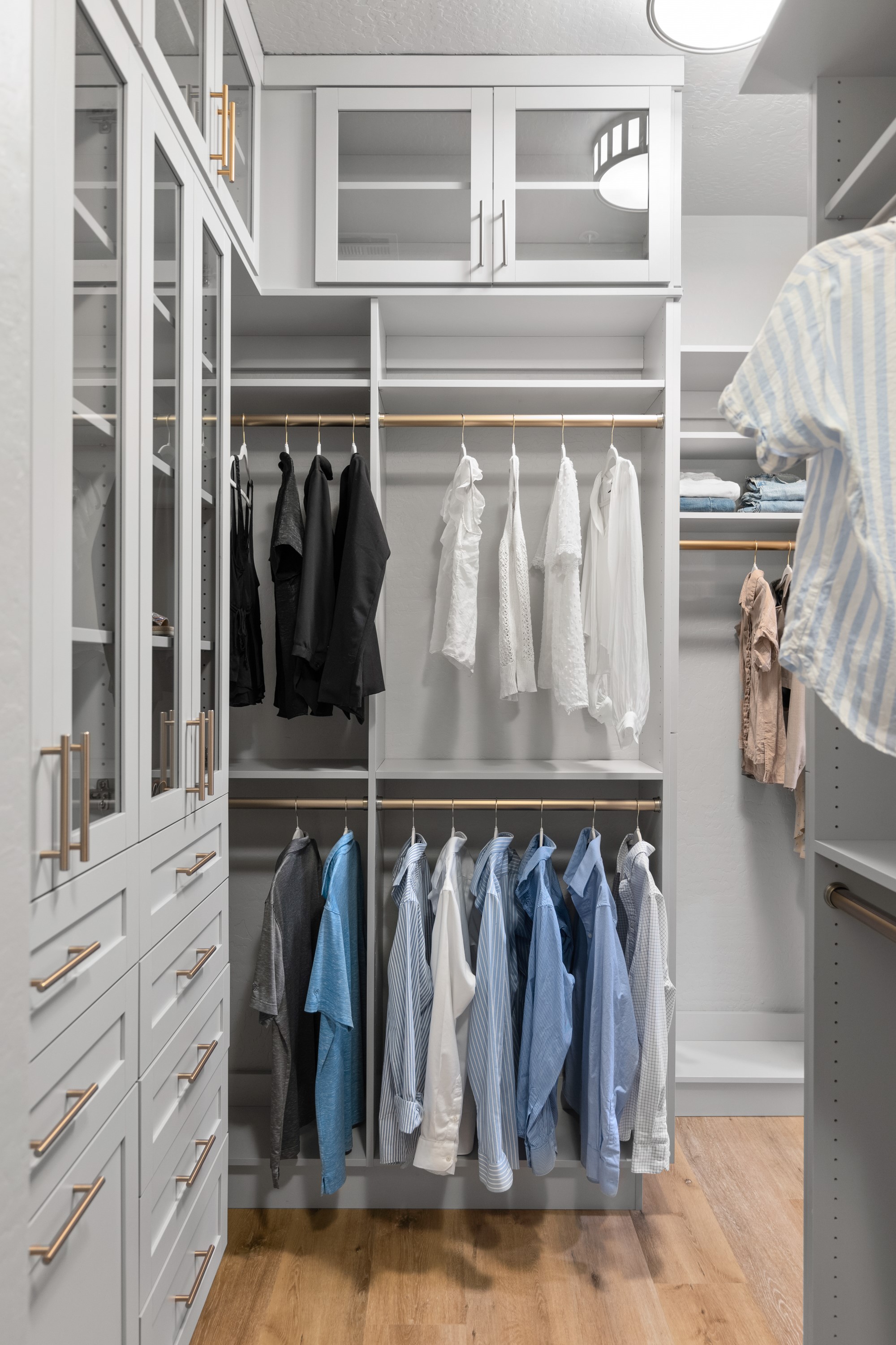 Walk-in Closet thumbnail 19