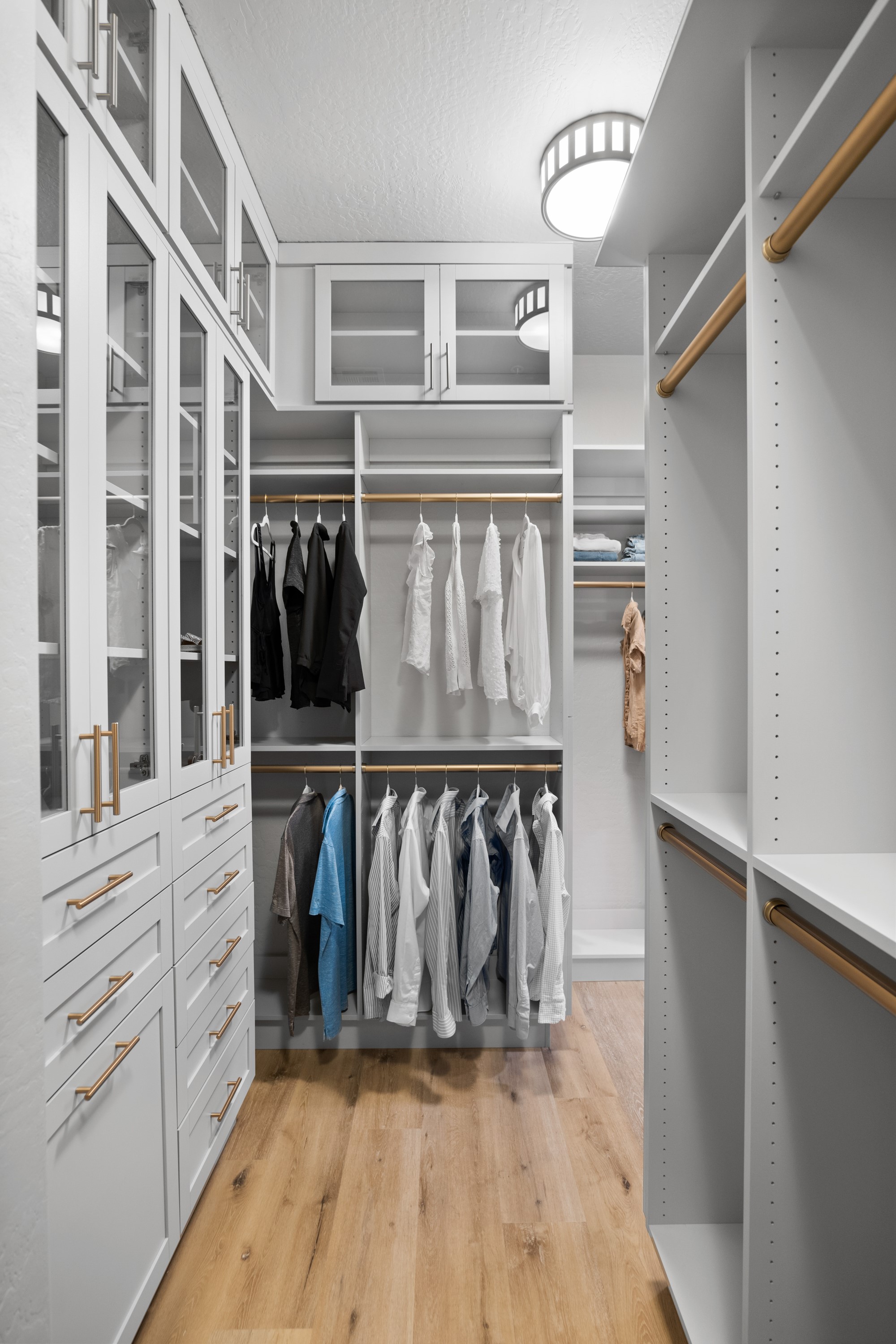 Walk-in Closet thumbnail 20