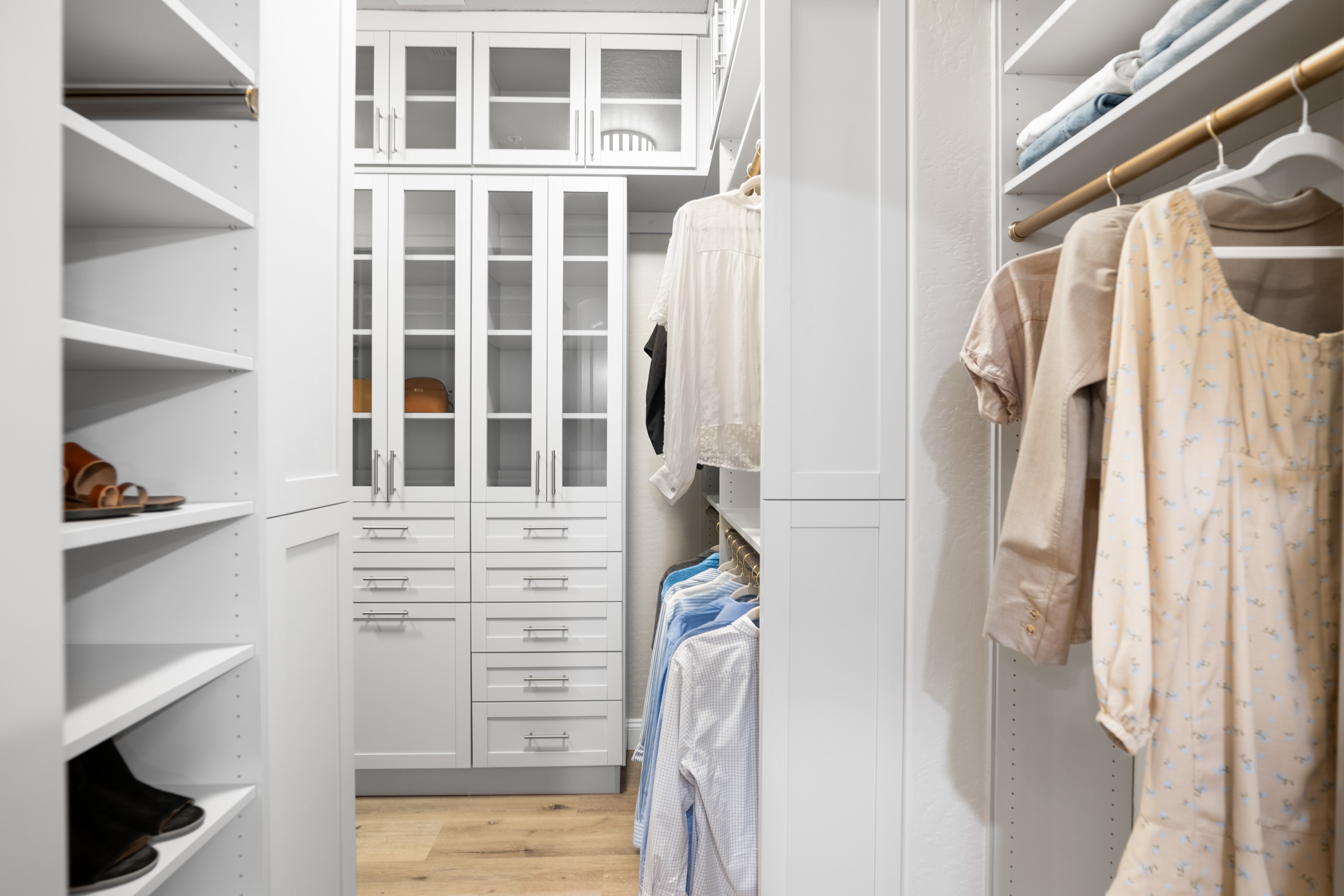Walk-in Closet thumbnail 25