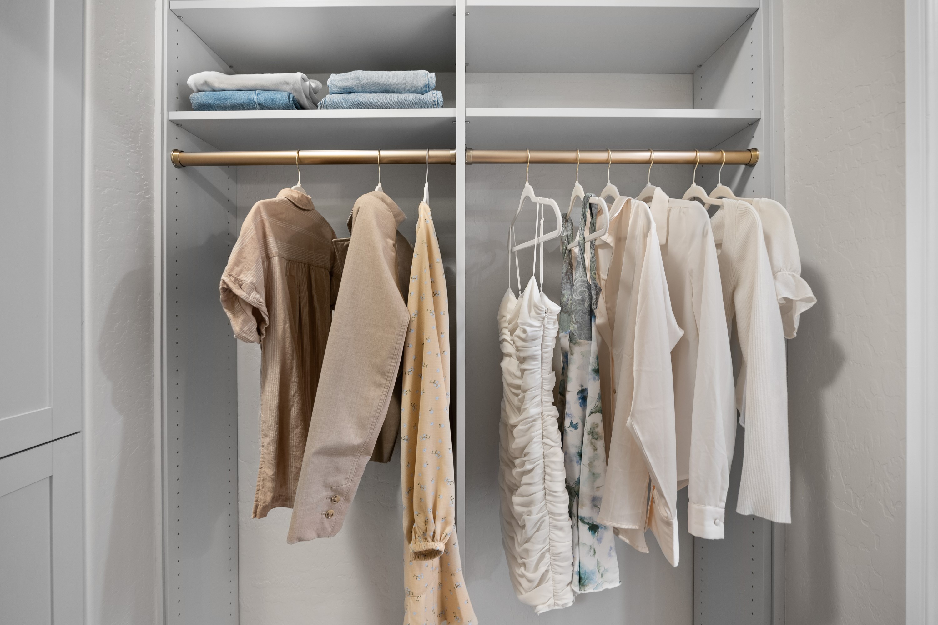 Walk-in Closet thumbnail 29