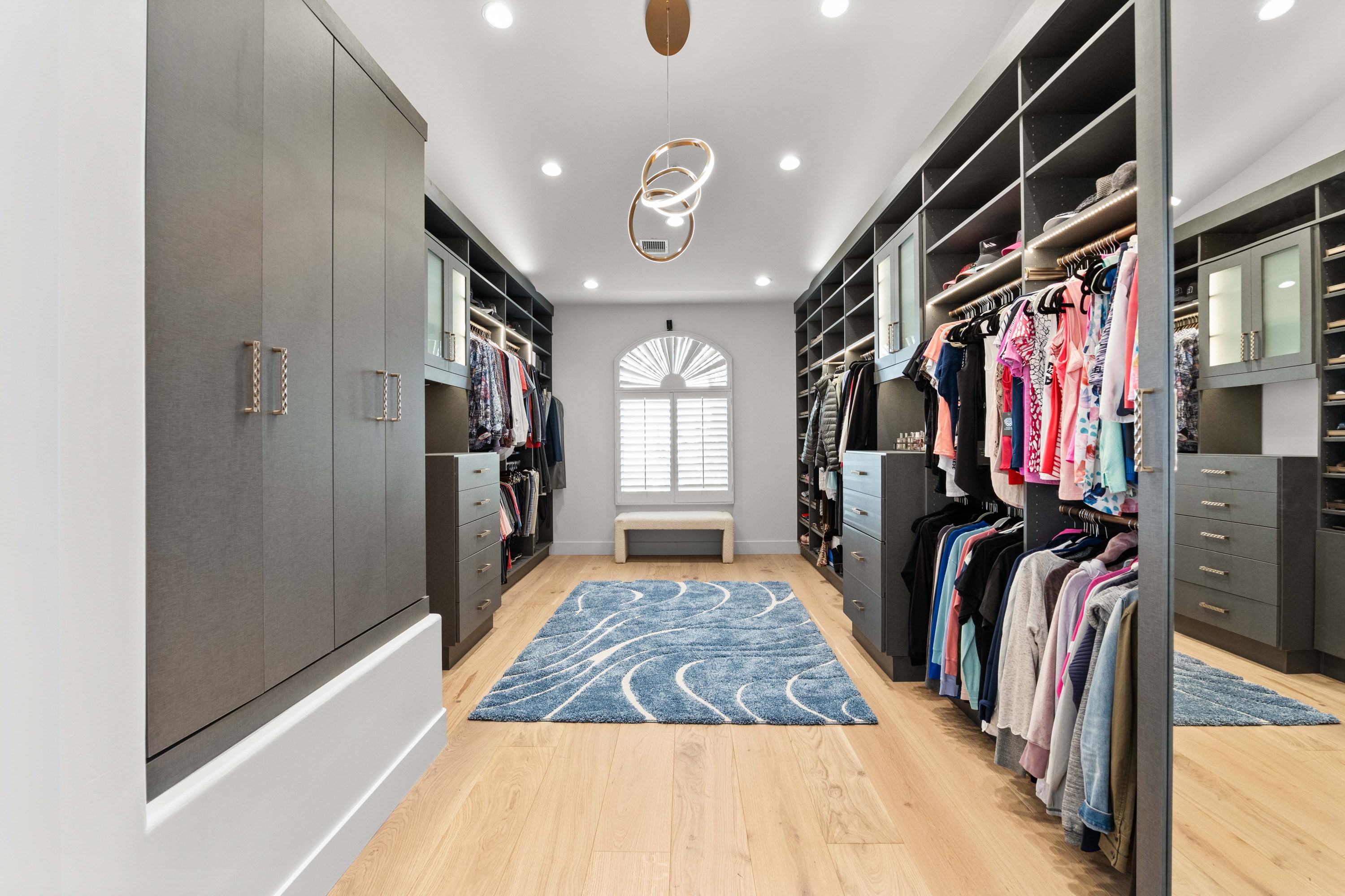 Walk-in Closet - image 1