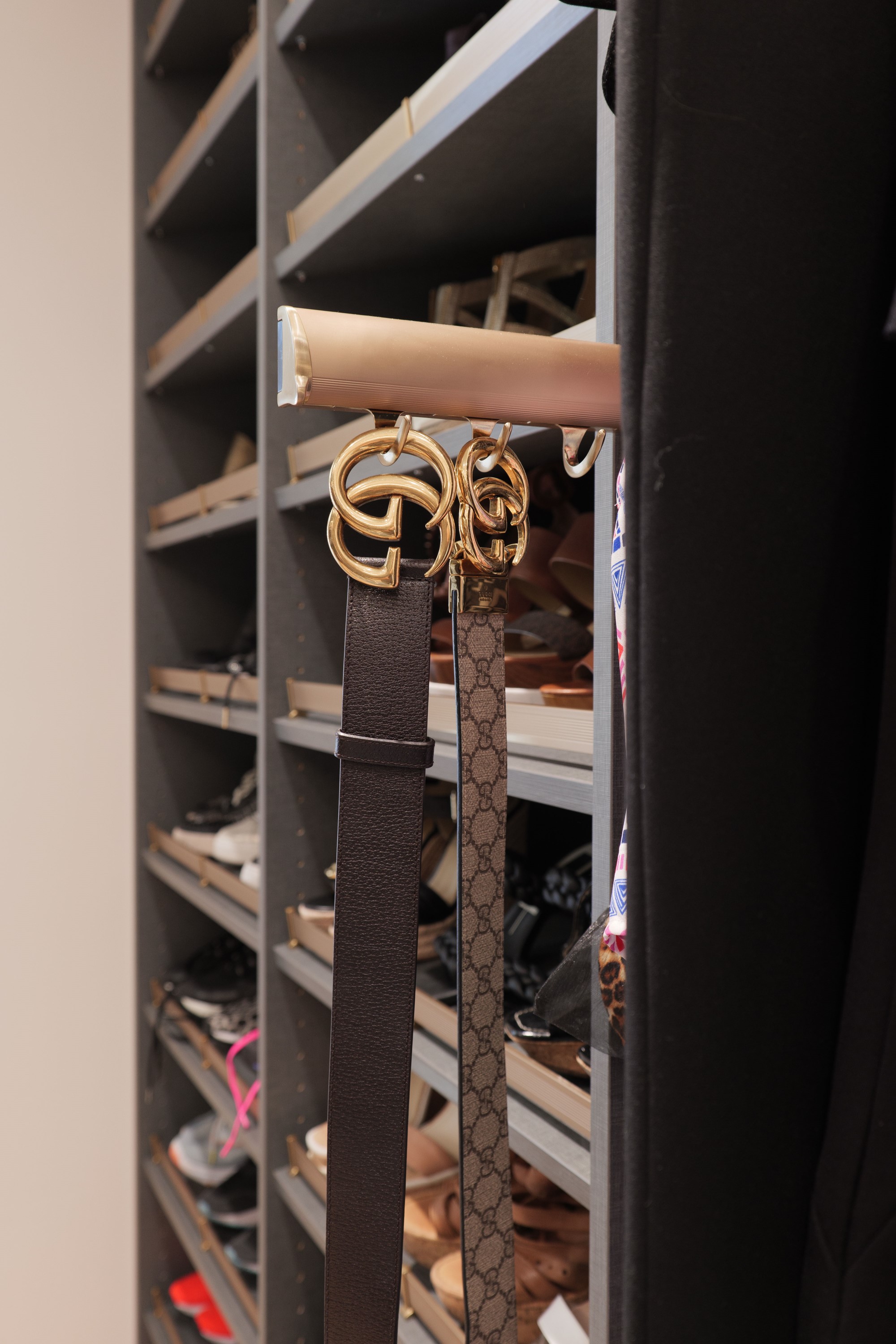 Walk-in Closet thumbnail 15