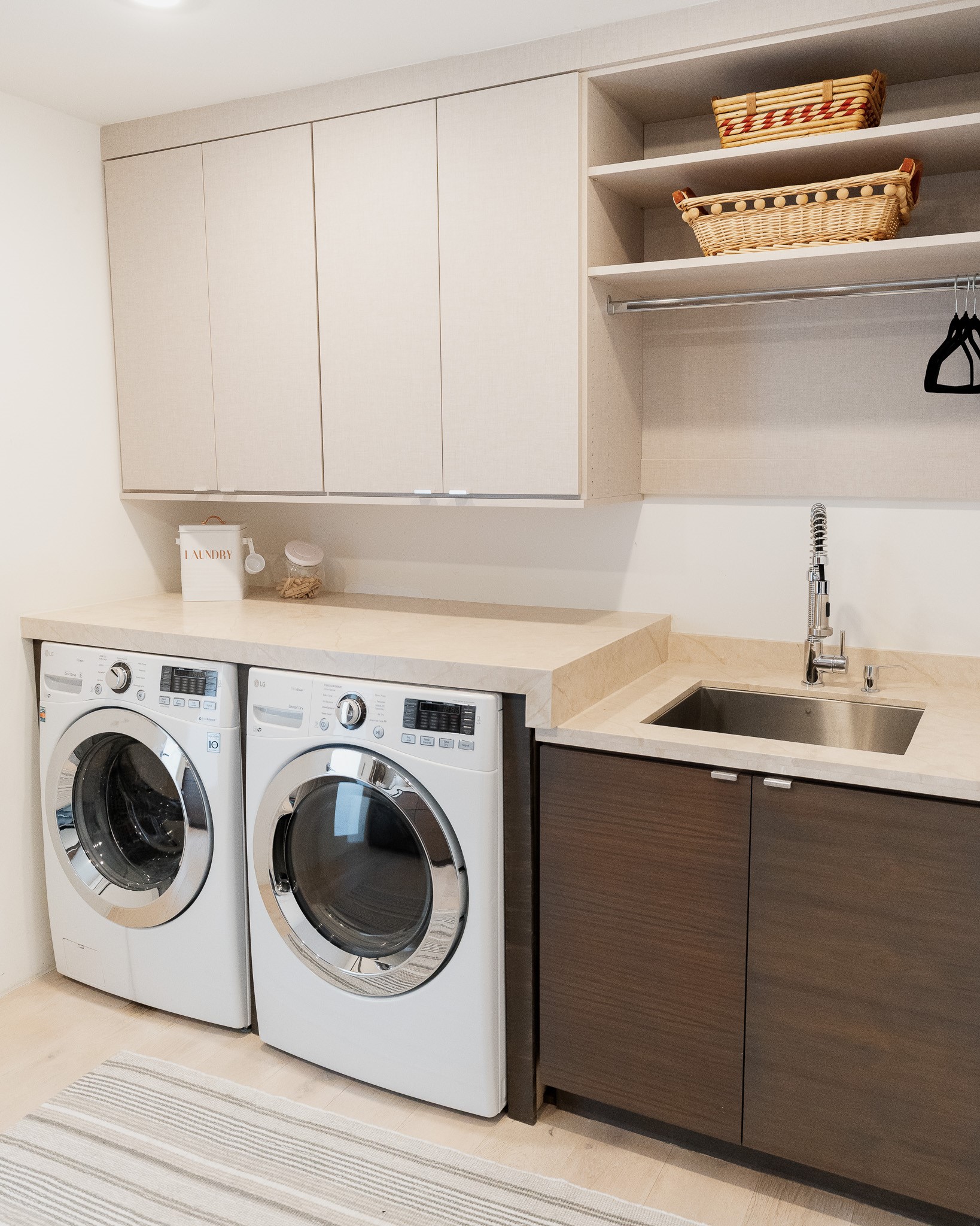 Laundry Room thumbnail 2