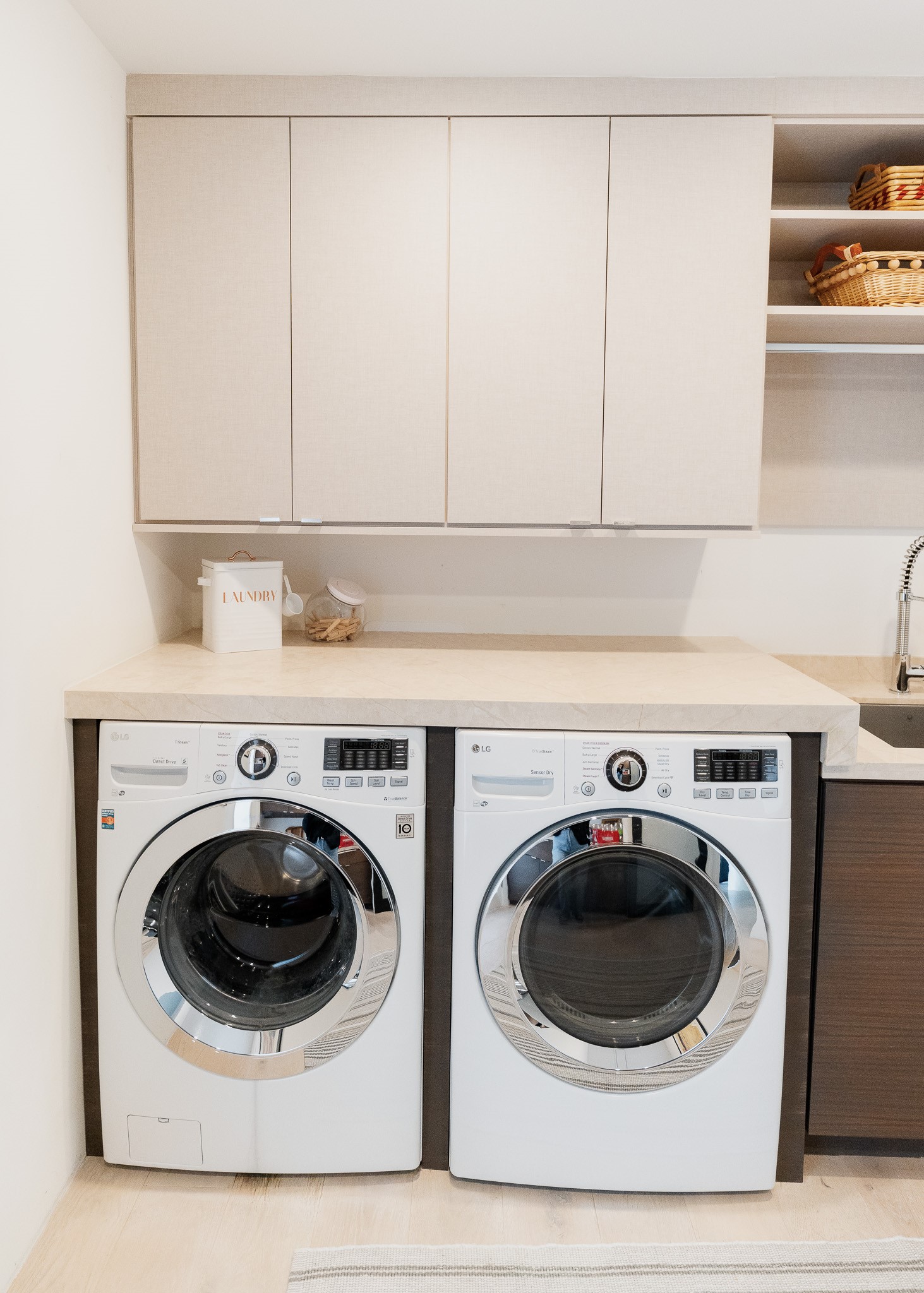 Laundry Room thumbnail 3