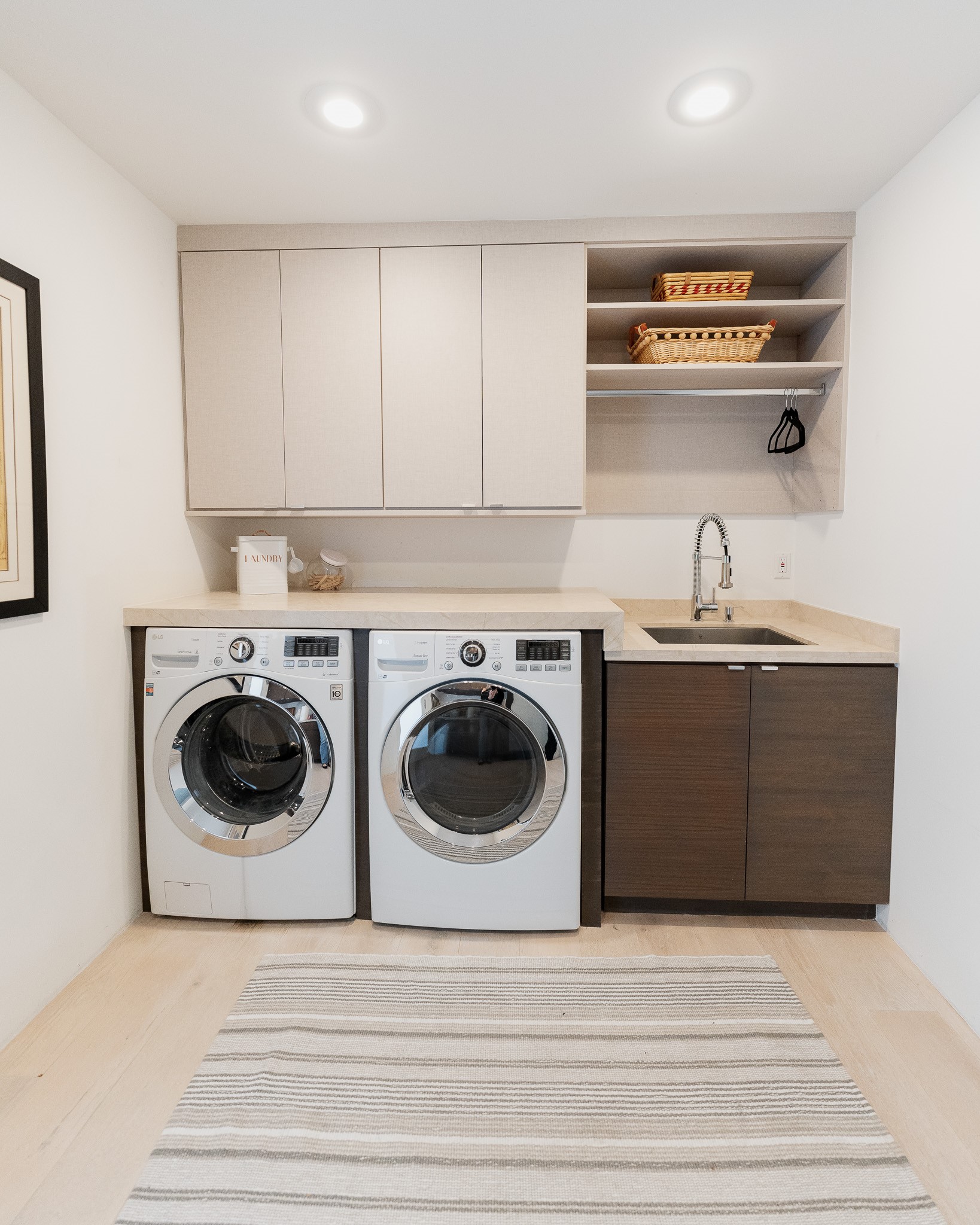 Laundry Room thumbnail 6