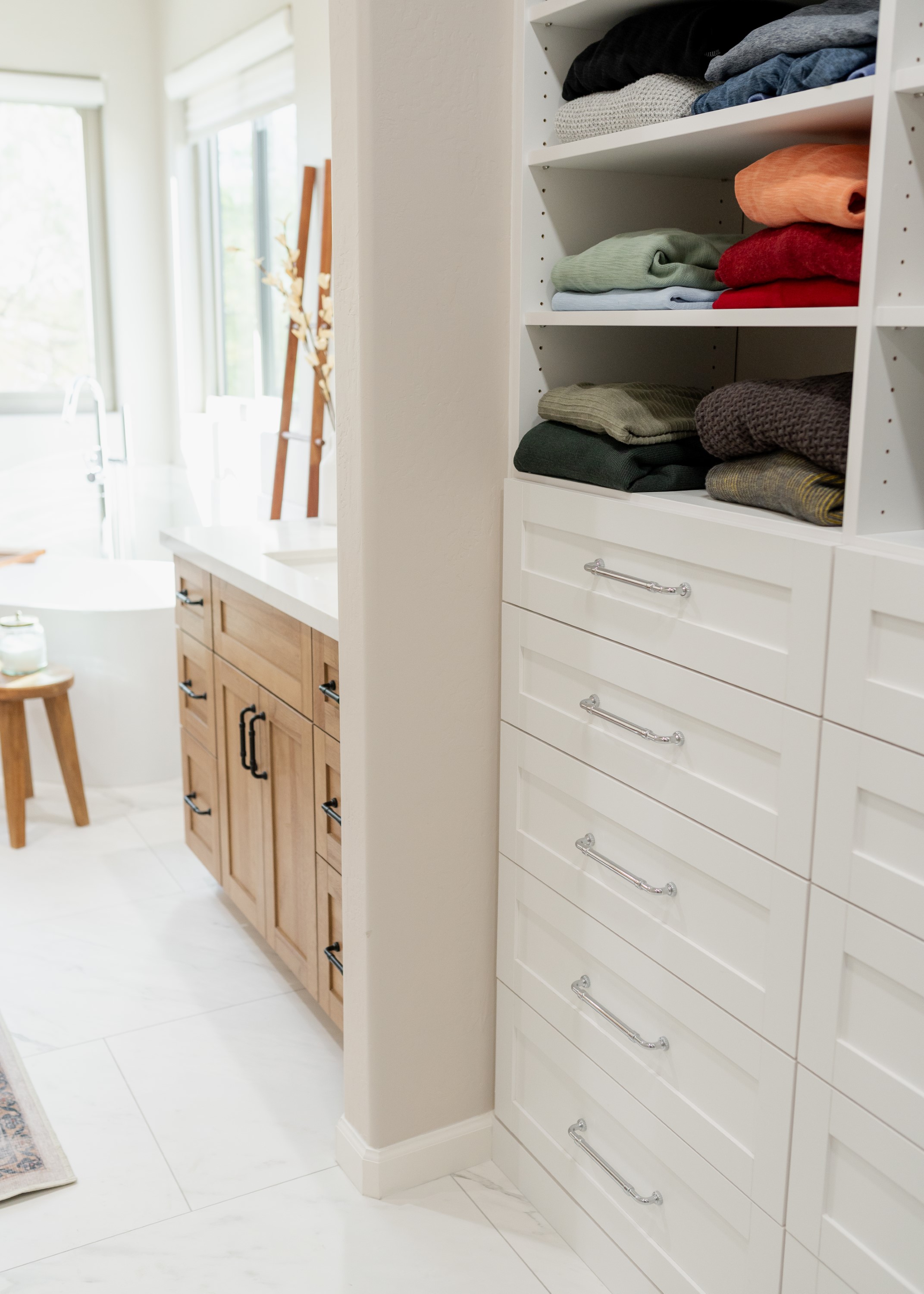 Walk-in Closet thumbnail 7