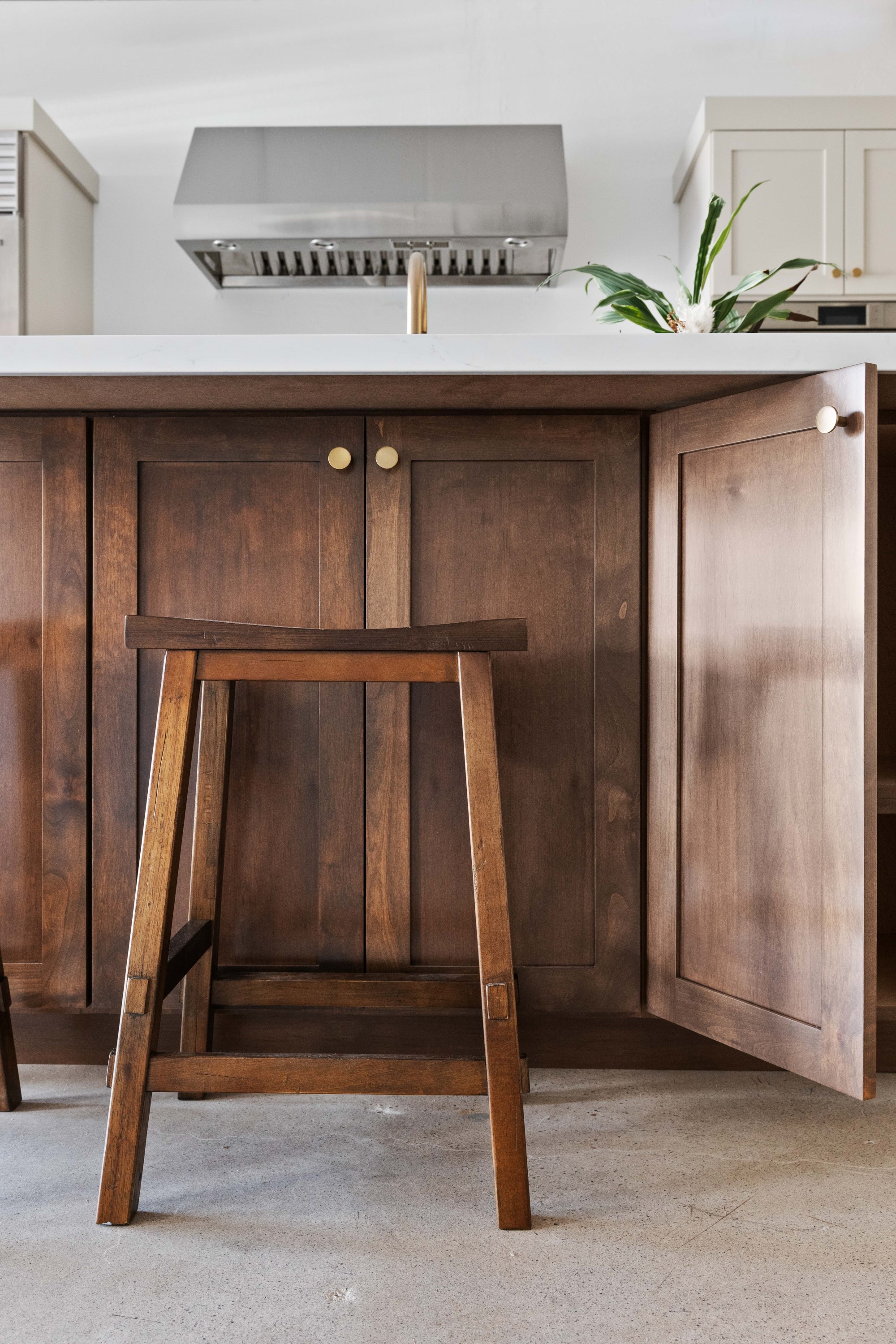 Kitchen with Island thumbnail 12