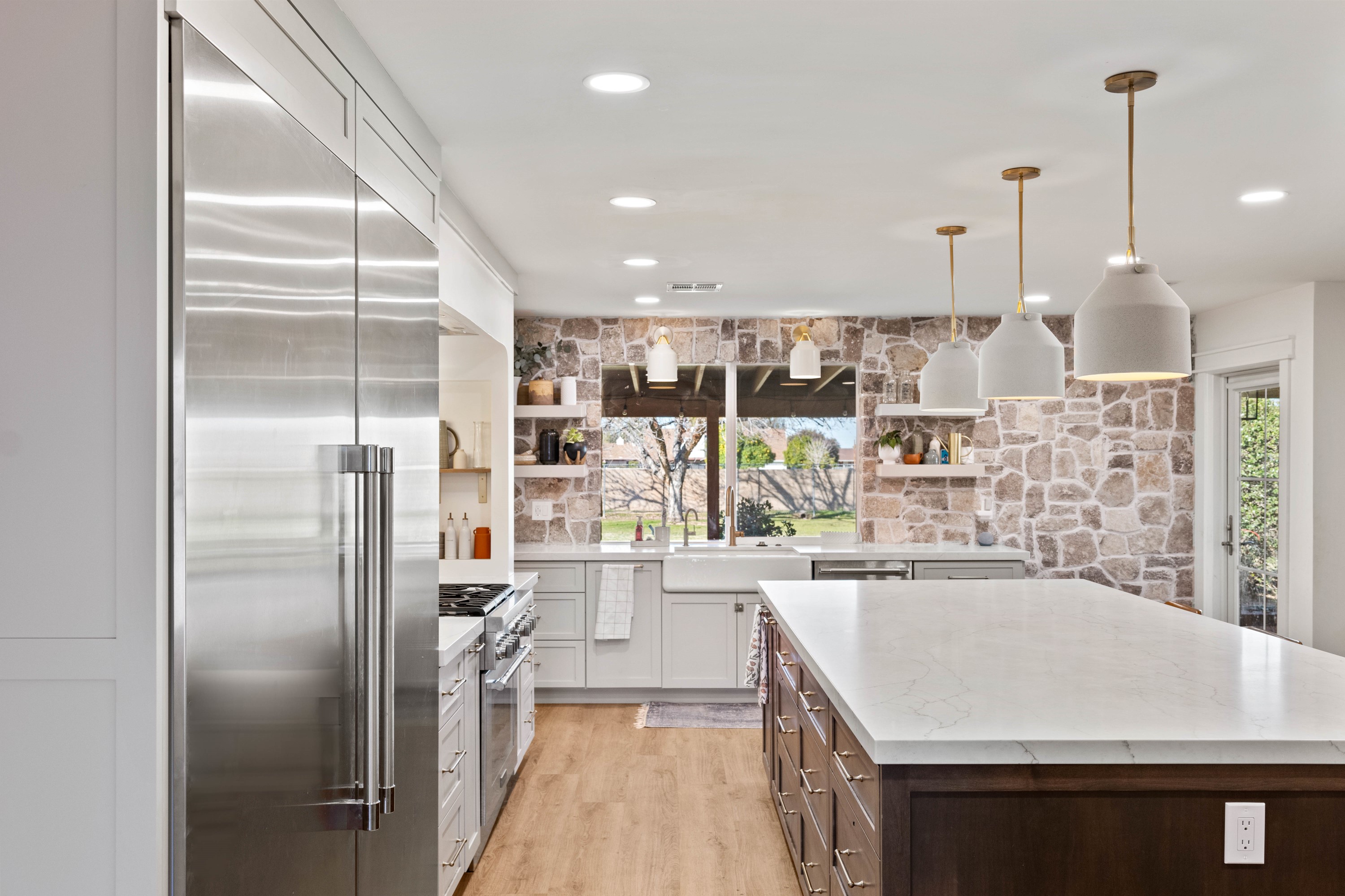 Kitchen with Custom Island thumbnail 5