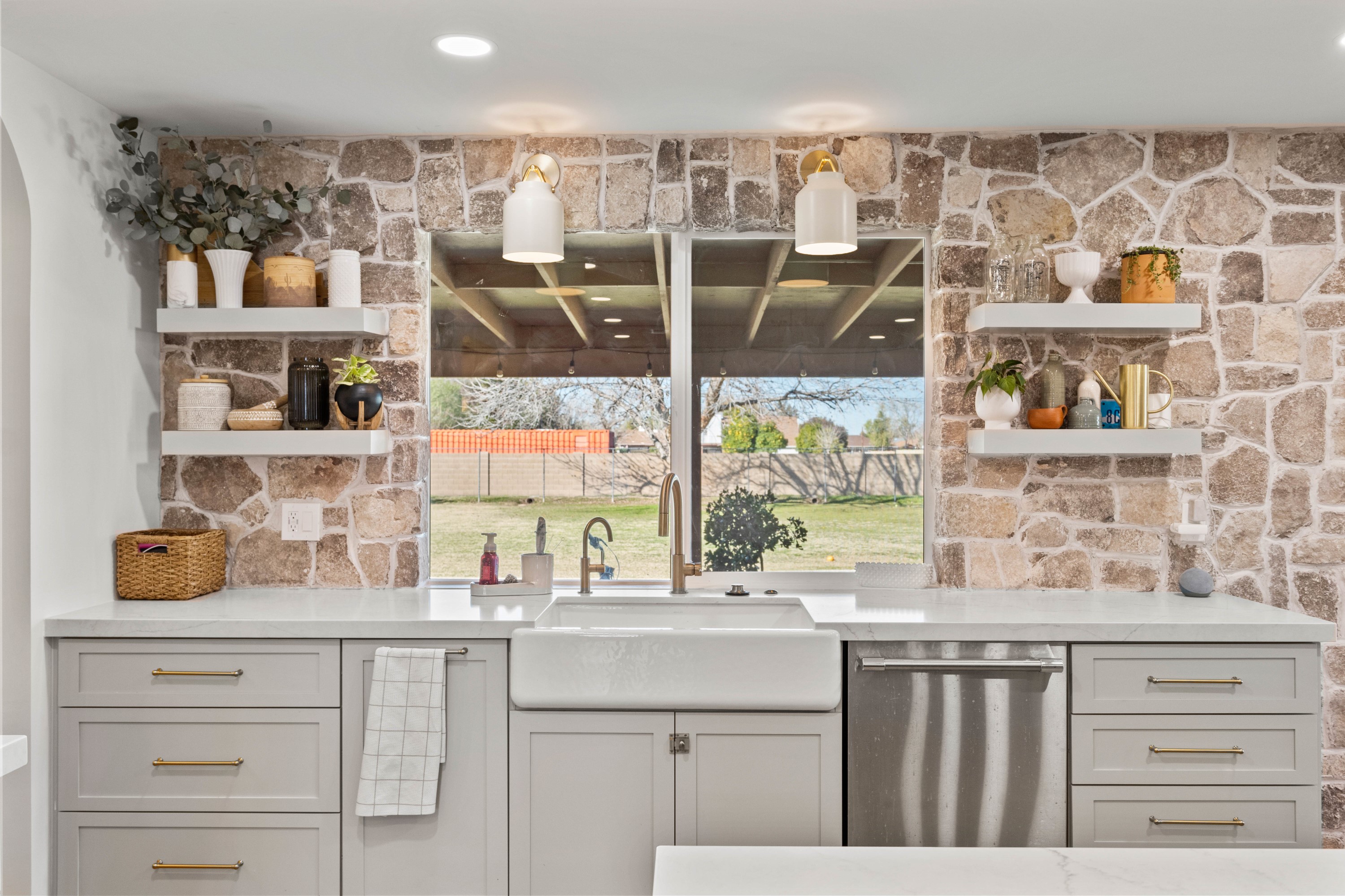 Kitchen with Custom Island thumbnail 10