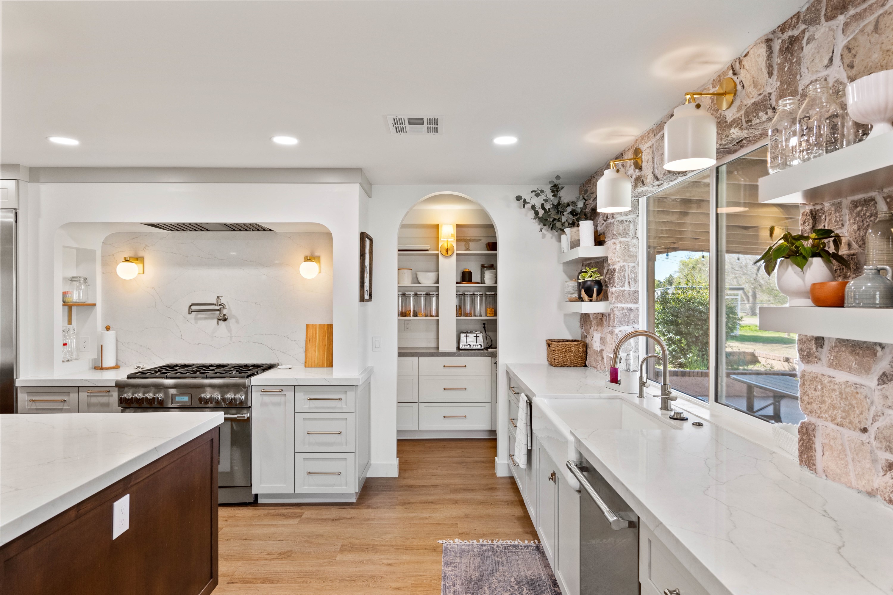 Kitchen with Custom Island thumbnail 13