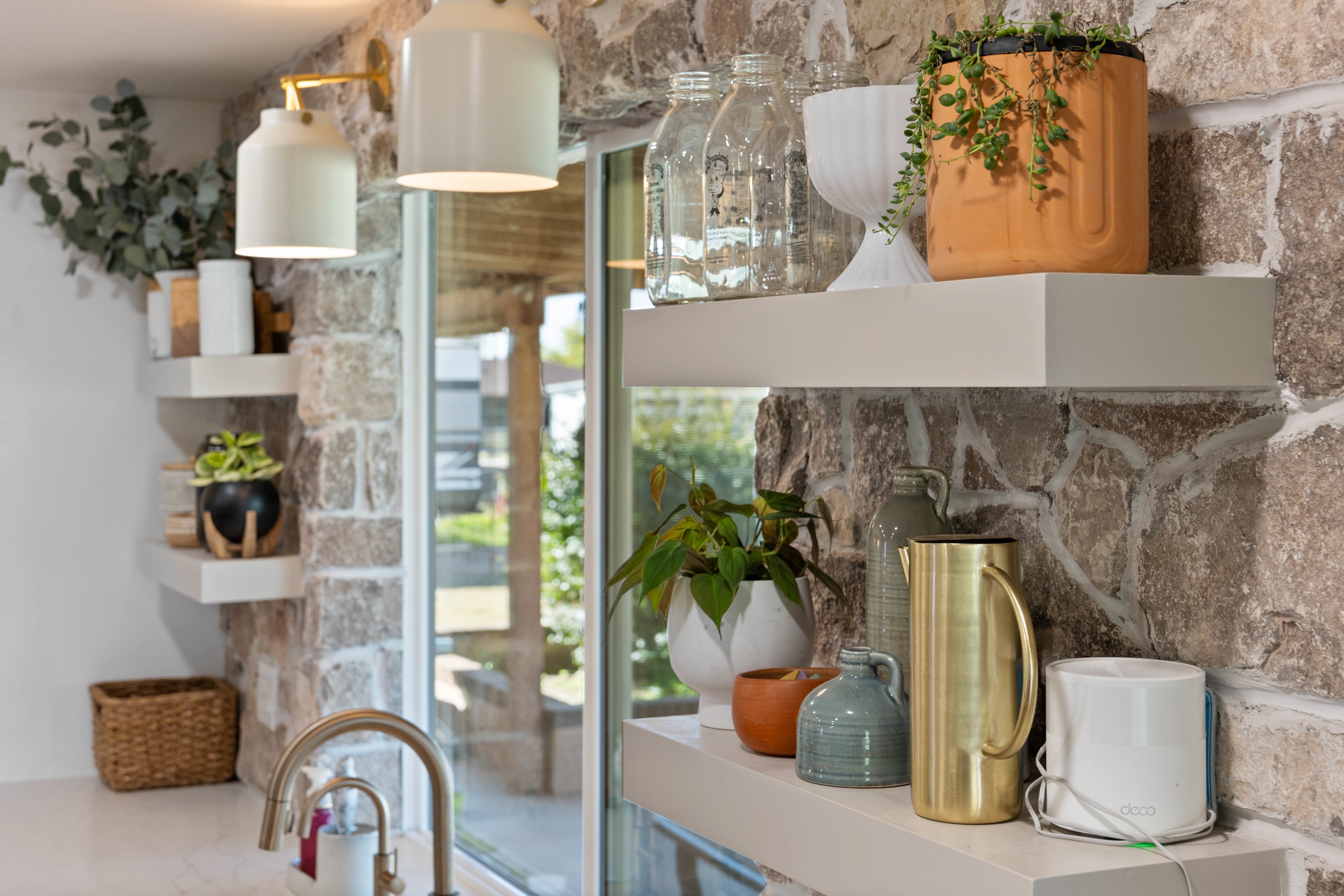 Kitchen with Custom Island thumbnail 18