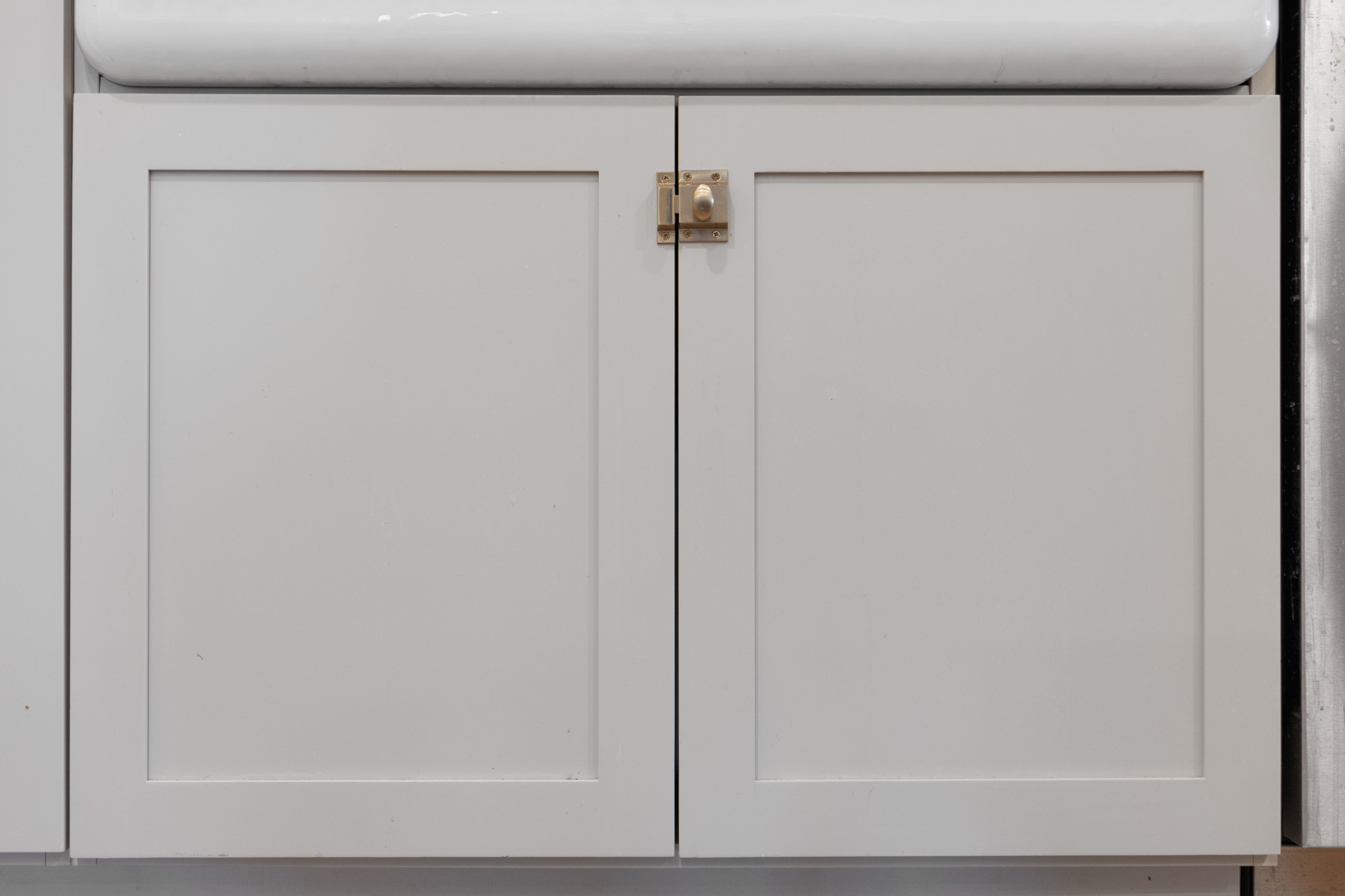 Kitchen with Custom Island thumbnail 21