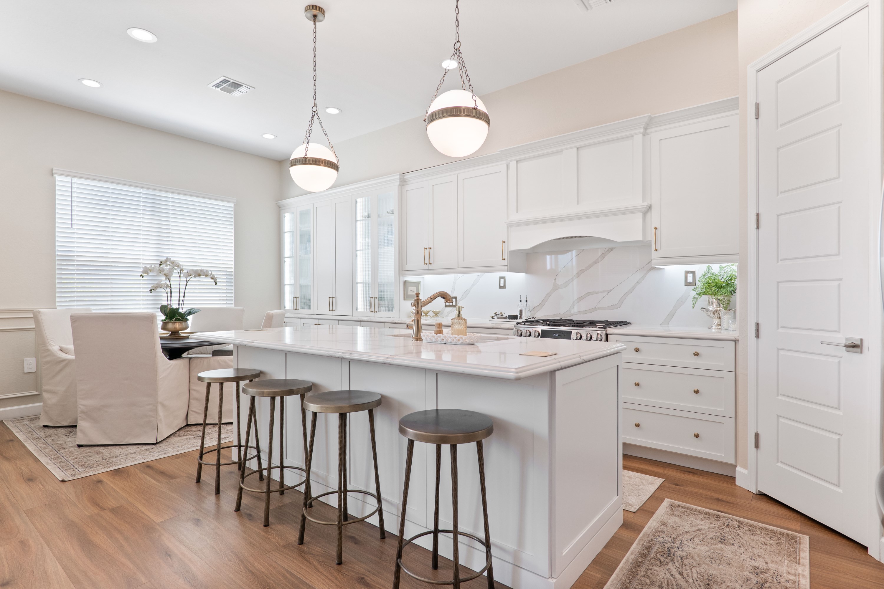 Kitchen in Winter White - image 1