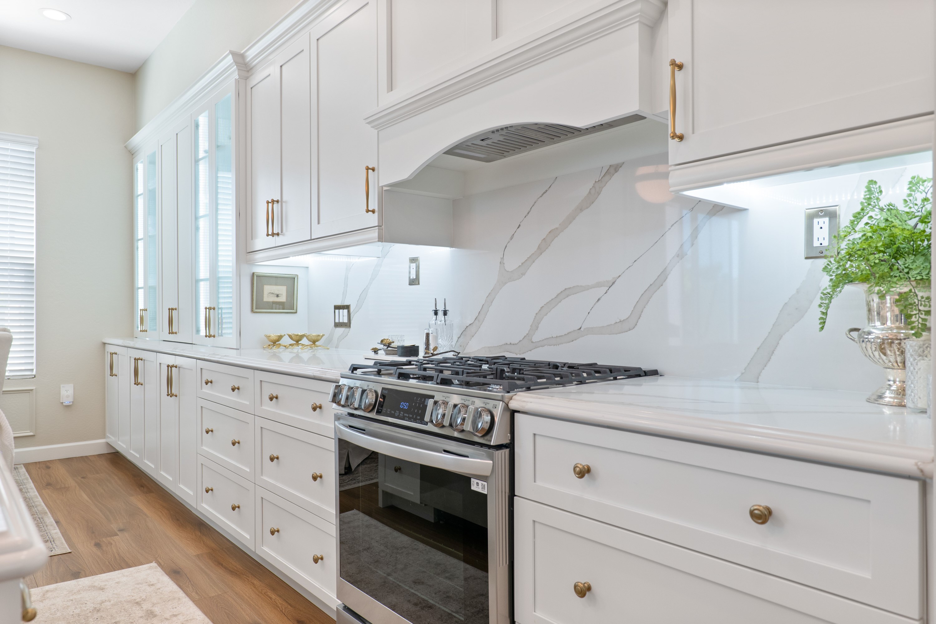Kitchen in Winter White thumbnail 10