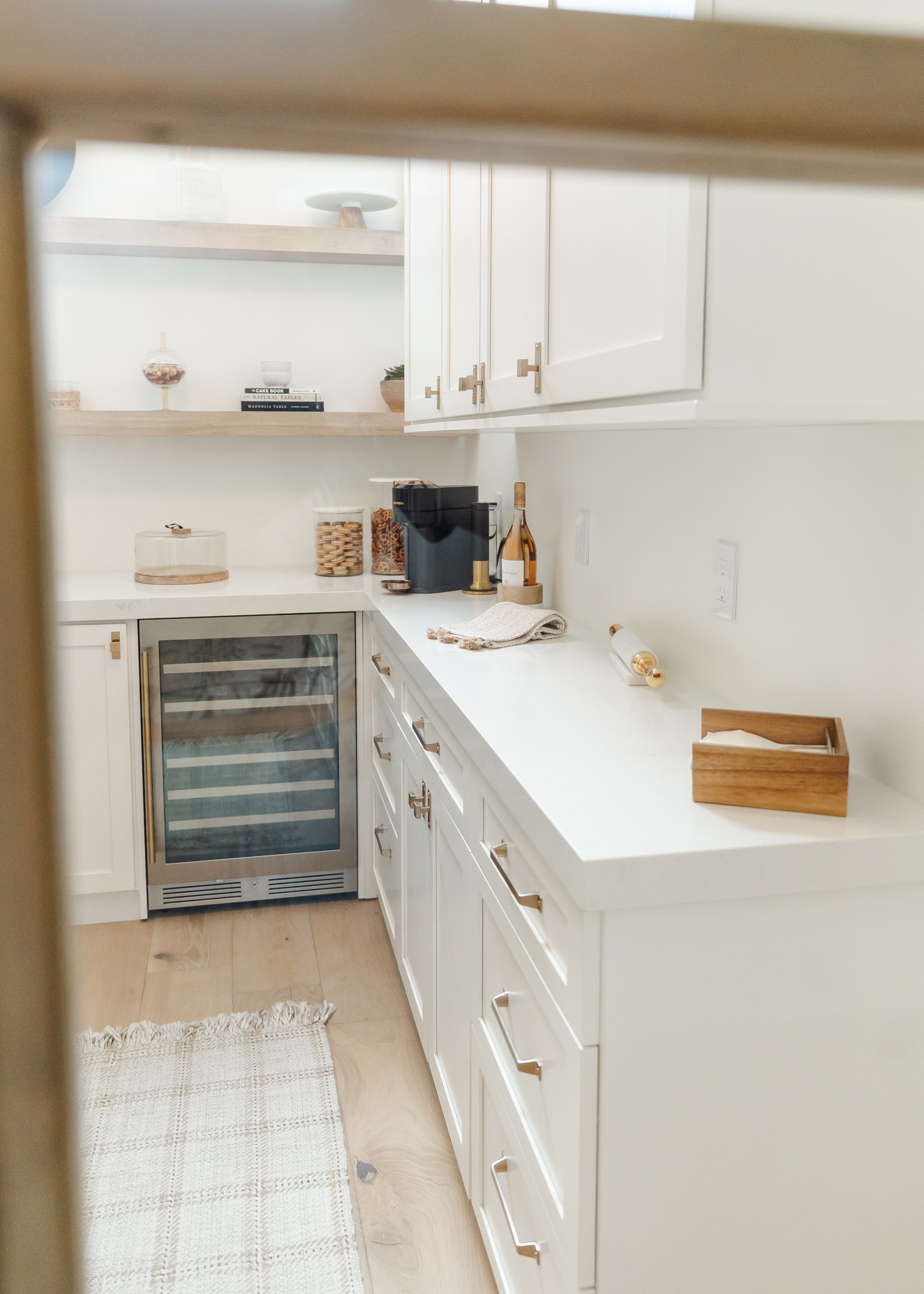 Butler's Pantry thumbnail 5